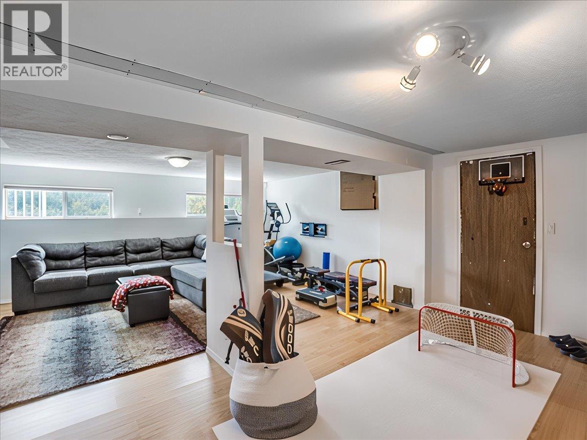 8392 Theatre Road, Trail, British Columbia  V1R 4W2 - Photo 31 - 10384808