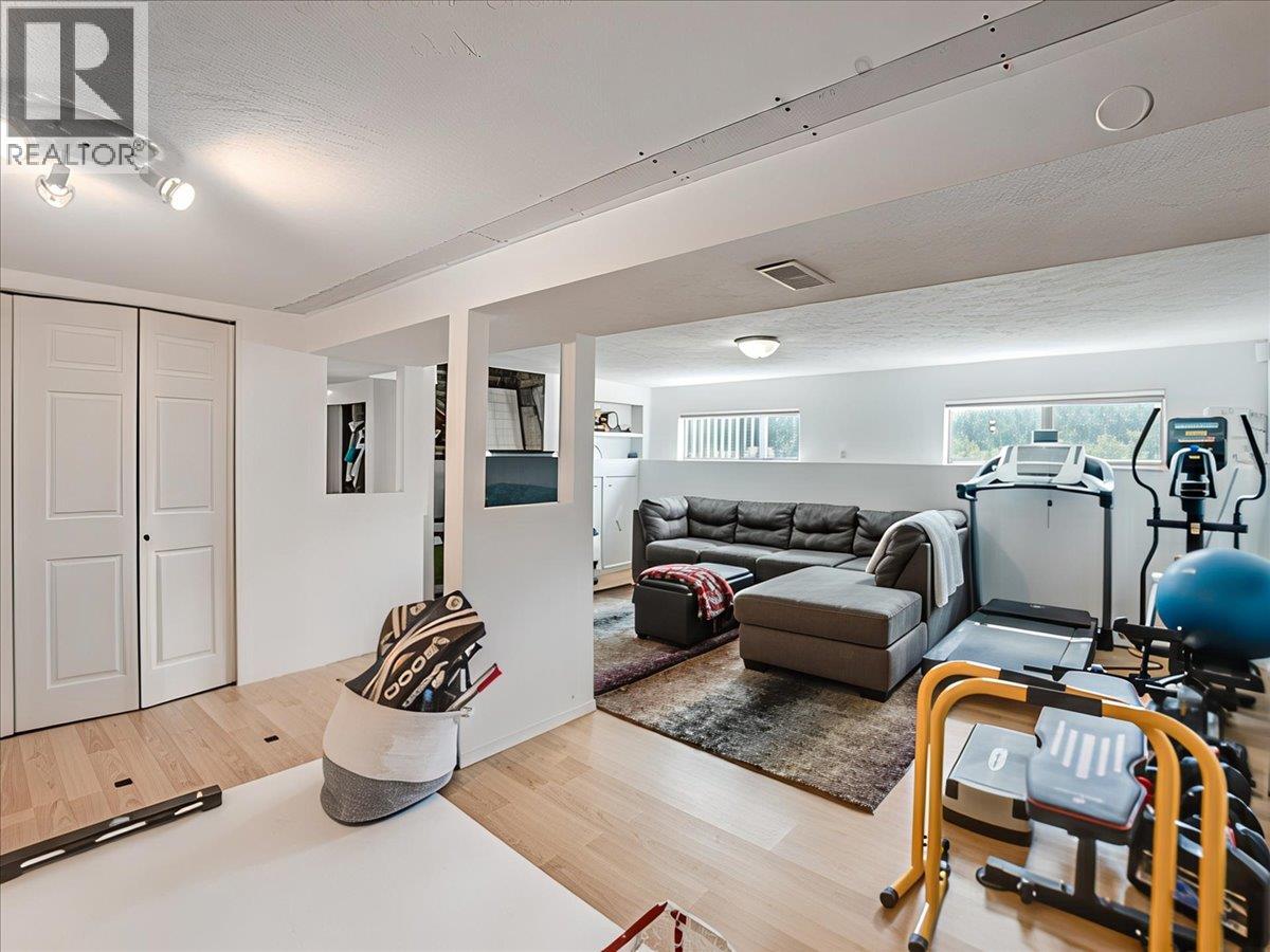 8392 Theatre Road, Trail, British Columbia  V1R 4W2 - Photo 32 - 10384808