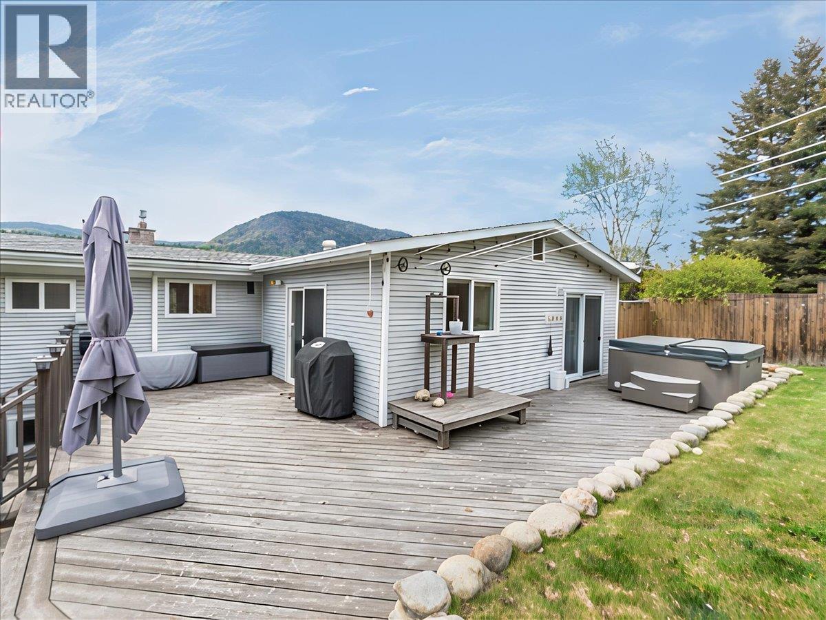 8392 Theatre Road, Trail, British Columbia  V1R 4W2 - Photo 44 - 10384808