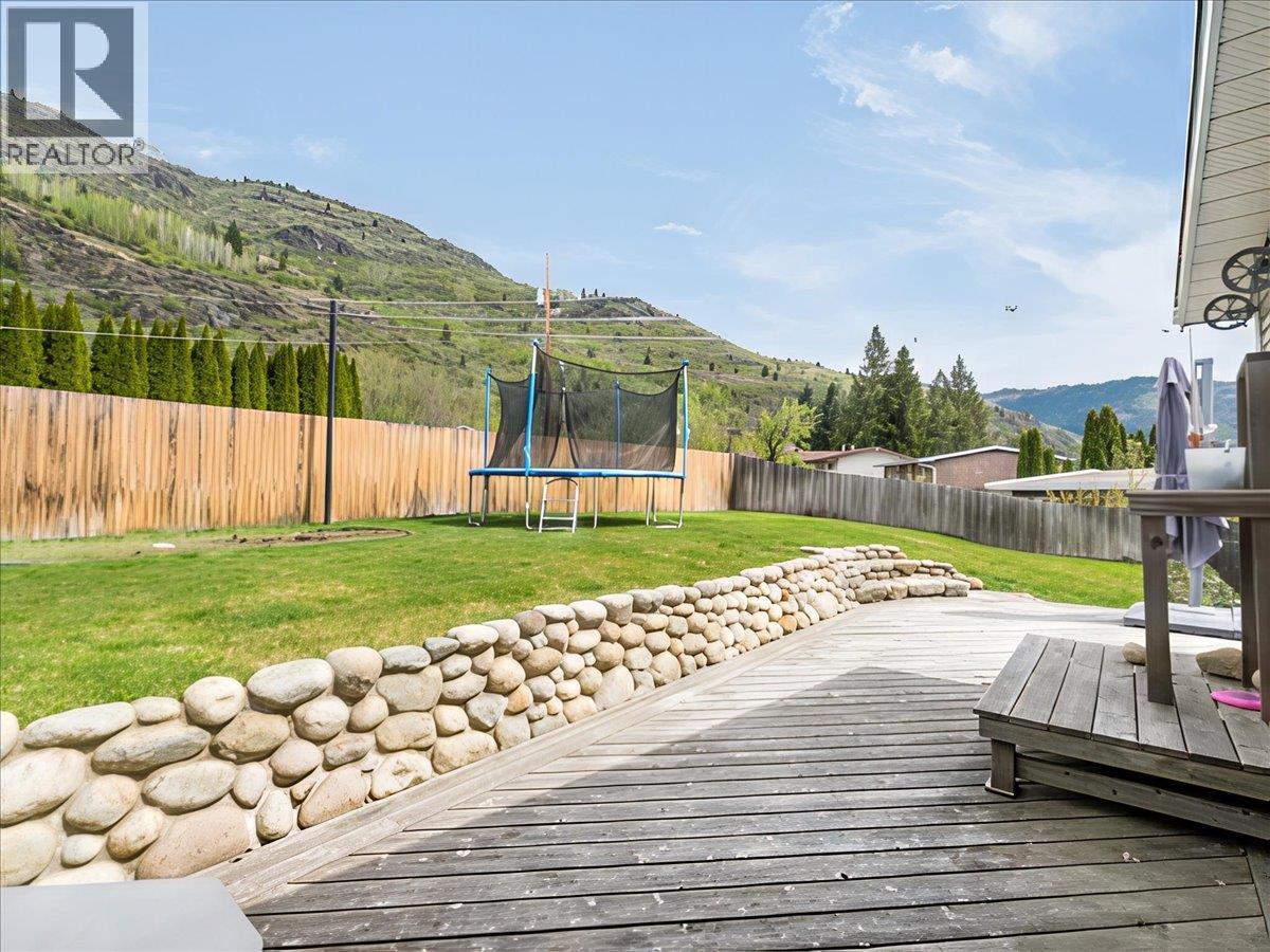 8392 Theatre Road, Trail, British Columbia  V1R 4W2 - Photo 46 - 10384808