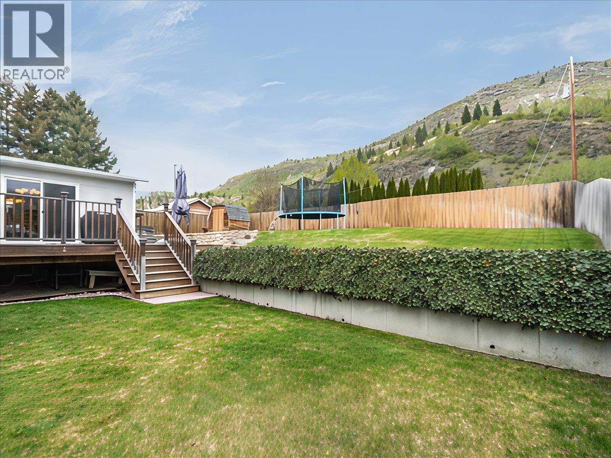 8392 Theatre Road, Trail, British Columbia  V1R 4W2 - Photo 51 - 10384808