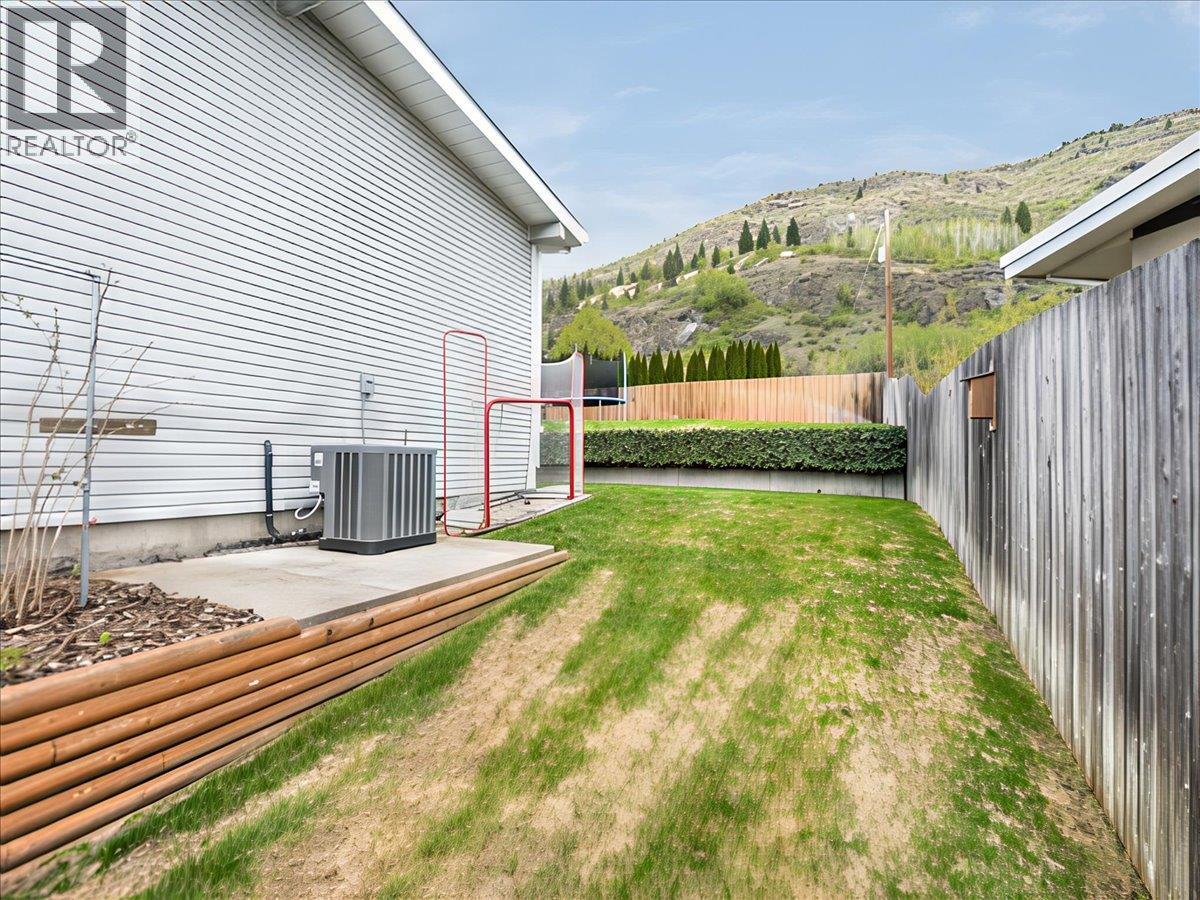 8392 Theatre Road, Trail, British Columbia  V1R 4W2 - Photo 52 - 10384808