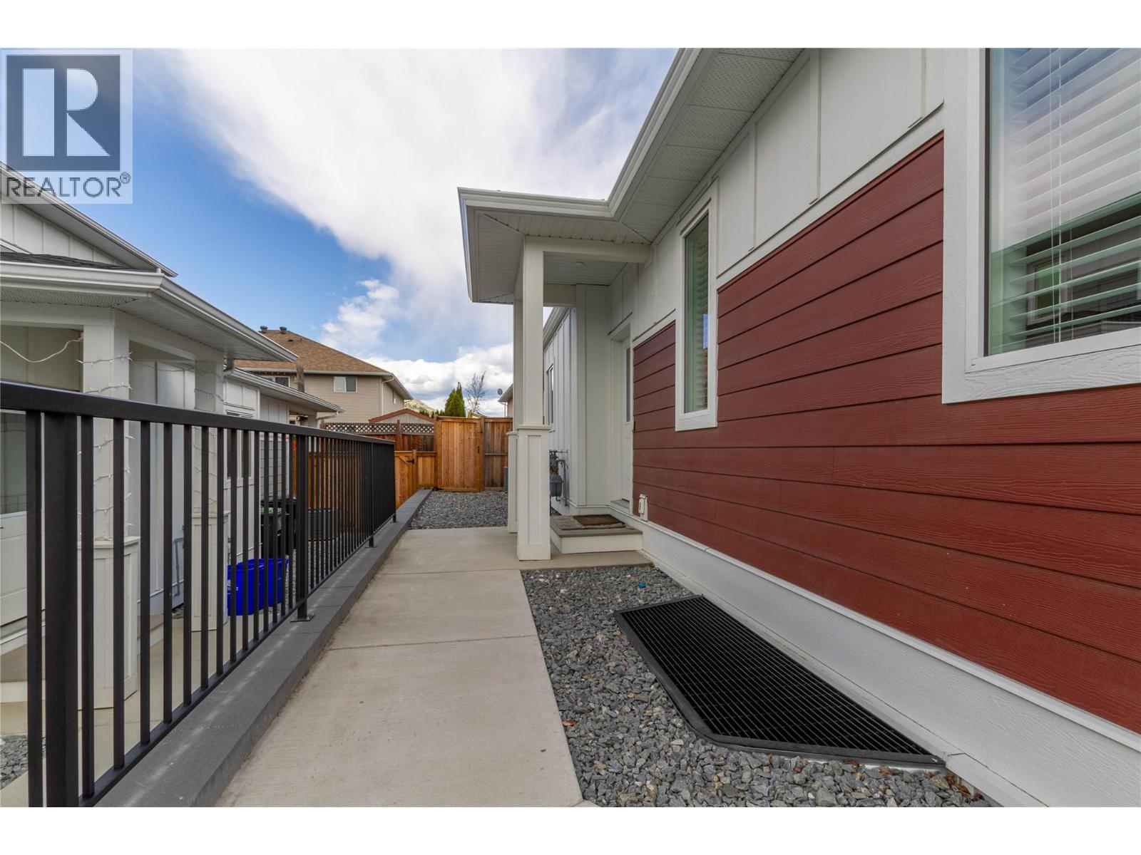 1999 15 Avenue Unit# 9, Vernon, British Columbia  V1T 0C6 - Photo 3 - 10384872