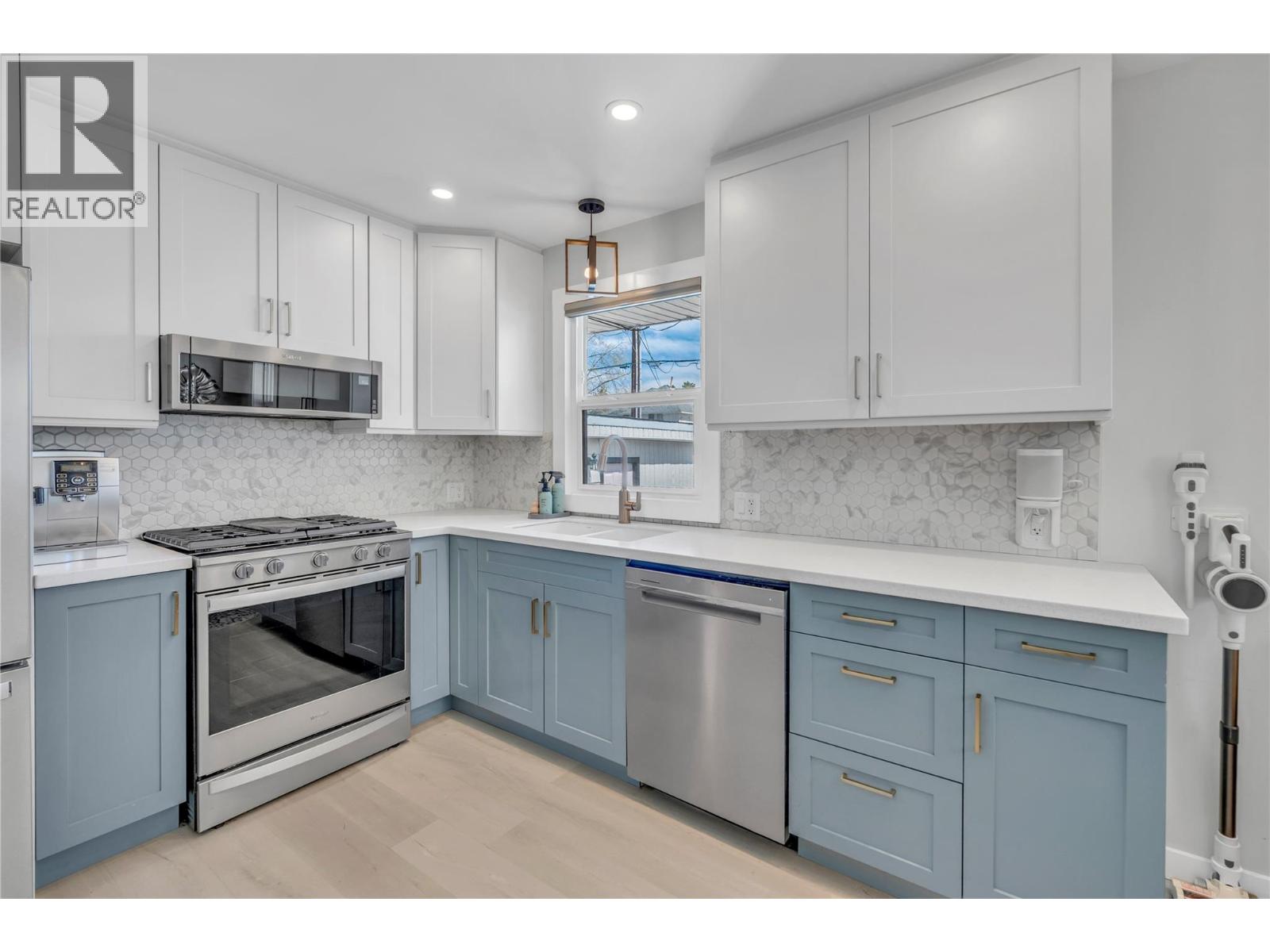 13807 Spencer Avenue, Summerland, British Columbia  V0H 1Z0 - Photo 6 - 10384844