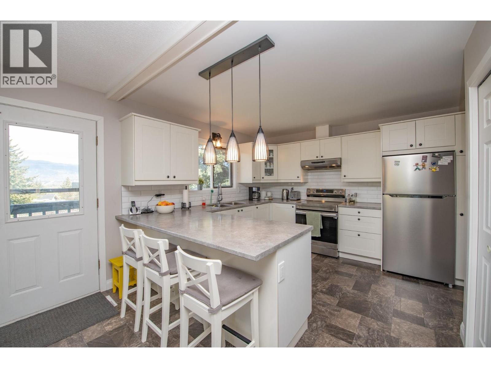 6704 Garnet Road, Vernon, British Columbia  V1H 1P1 - Photo 9 - 10384853
