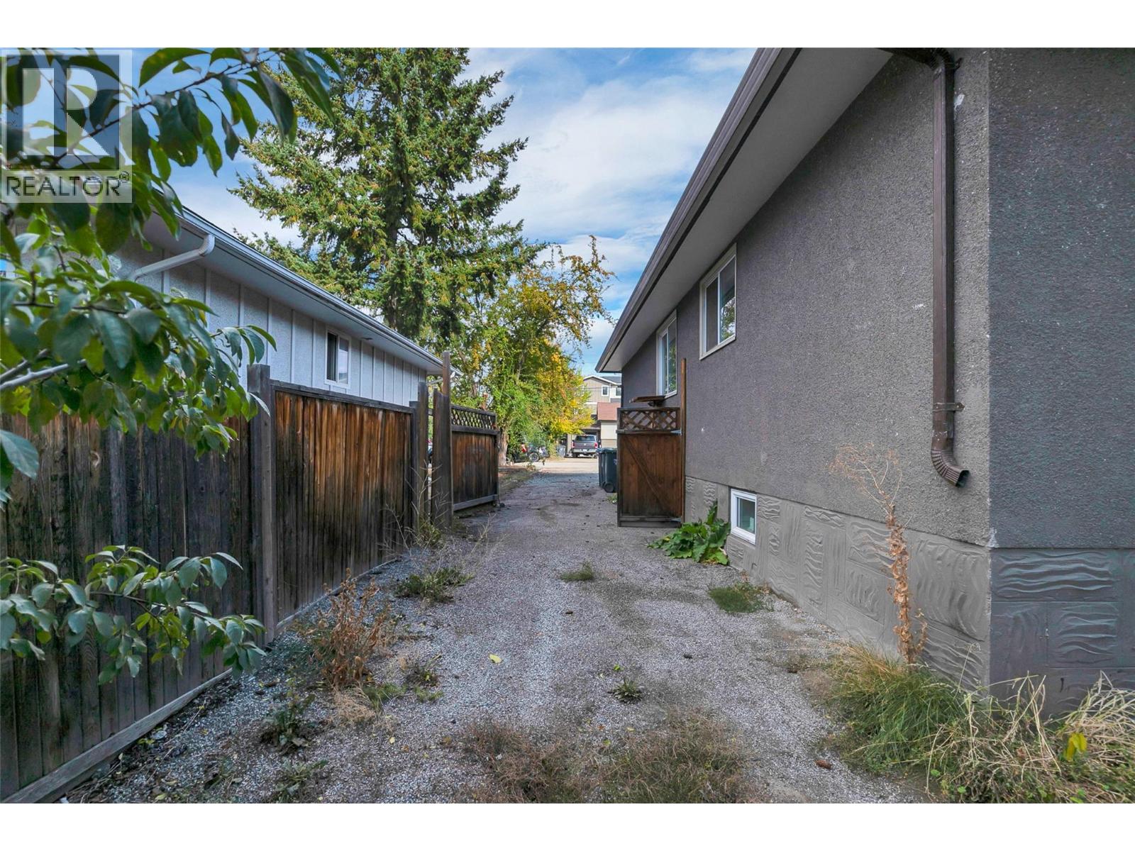 1331 Belaire Avenue, Kelowna, British Columbia  V1Y 6B8 - Photo 30 - 10384837