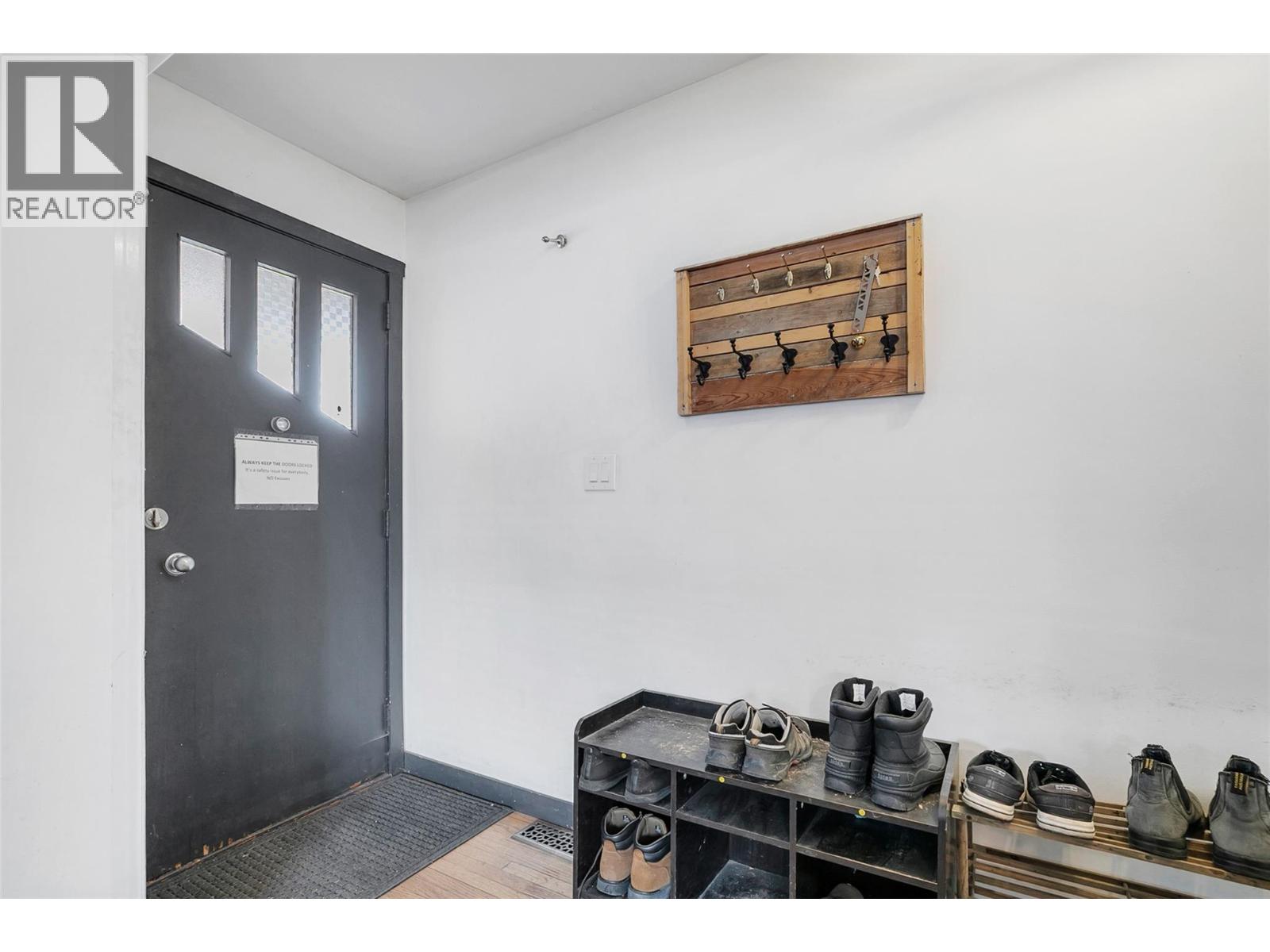 1331 Belaire Avenue, Kelowna, British Columbia  V1Y 6B8 - Photo 6 - 10384837