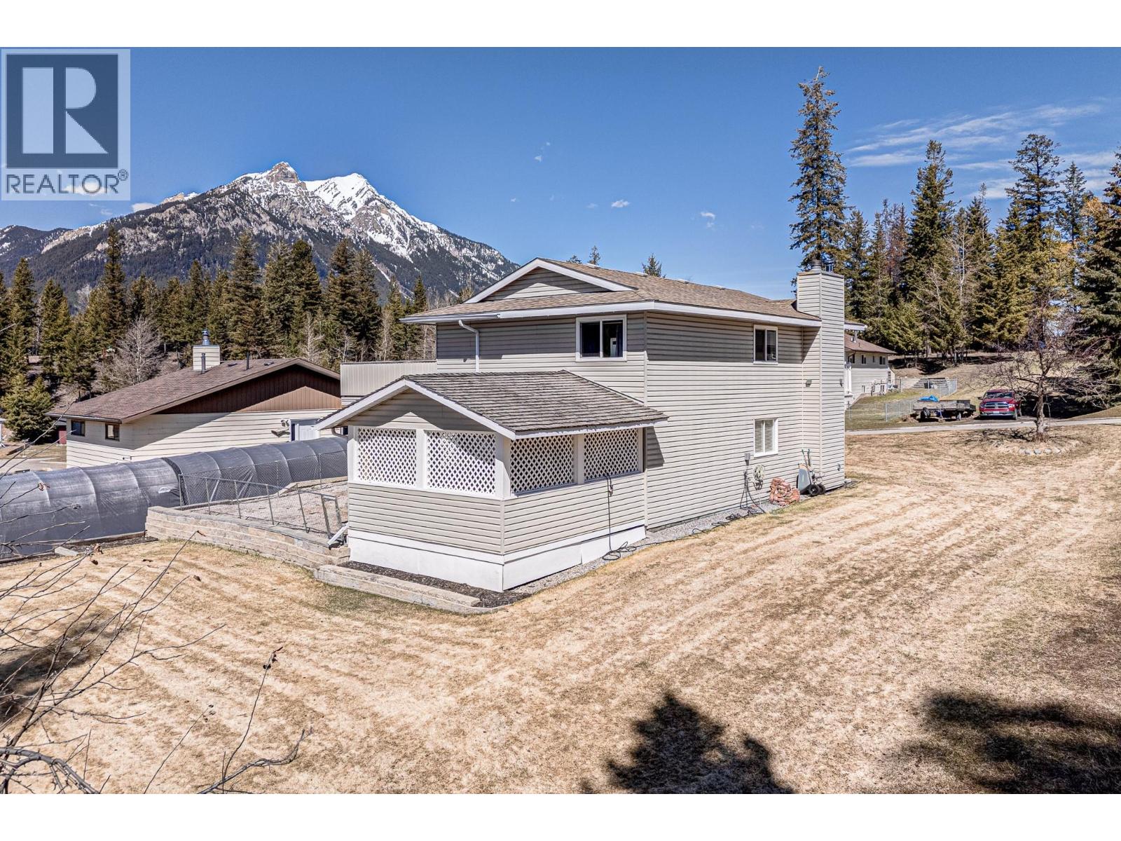 6 & 7 Clearwater Place, Elkford, British Columbia  V0B 1H0 - Photo 60 - 10384456