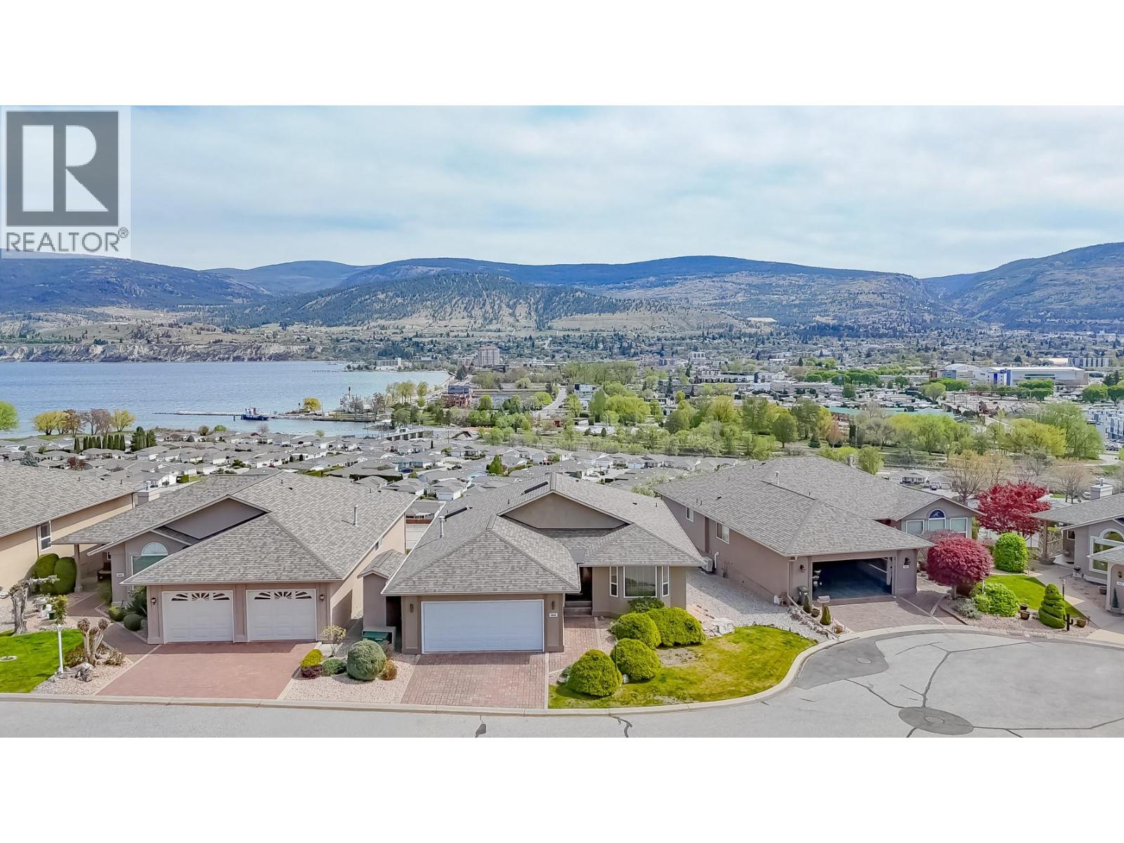 404 RIDGE Court, penticton, British Columbia