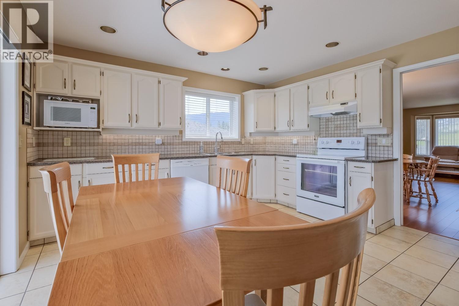 404 Ridge Court, Penticton, British Columbia  V2A 8N7 - Photo 18 - 10384960