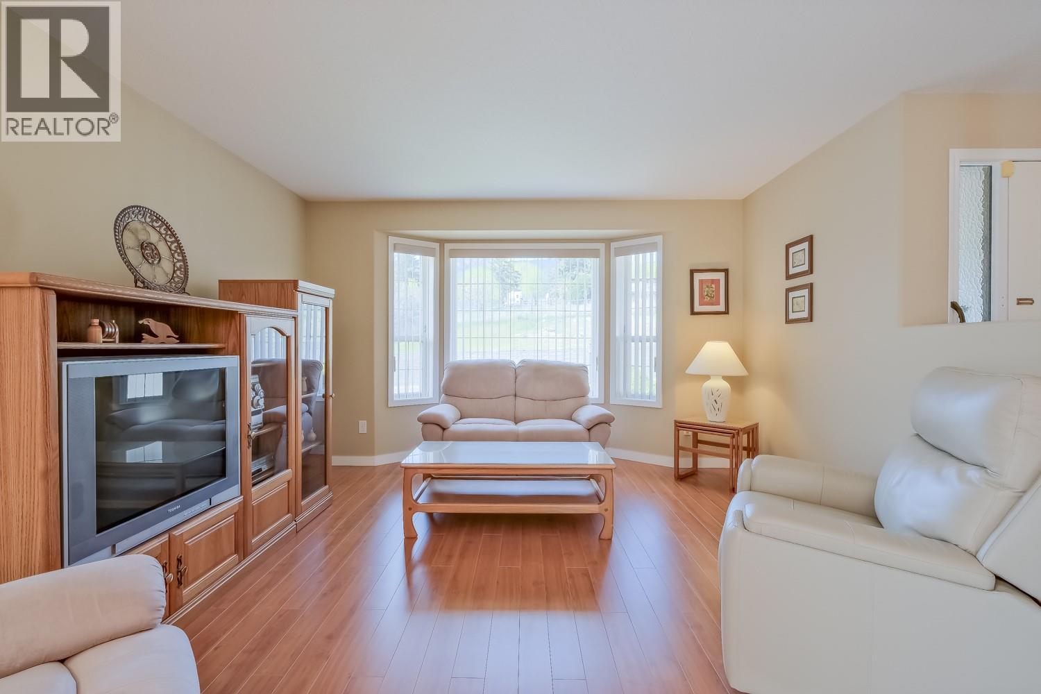 404 Ridge Court, Penticton, British Columbia  V2A 8N7 - Photo 7 - 10384960