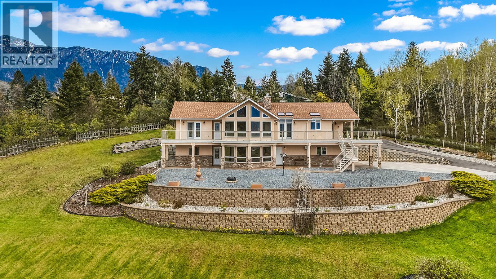 2489 38th Street, Canyon, British Columbia  V0B 1G2 - Photo 1 - 10384600