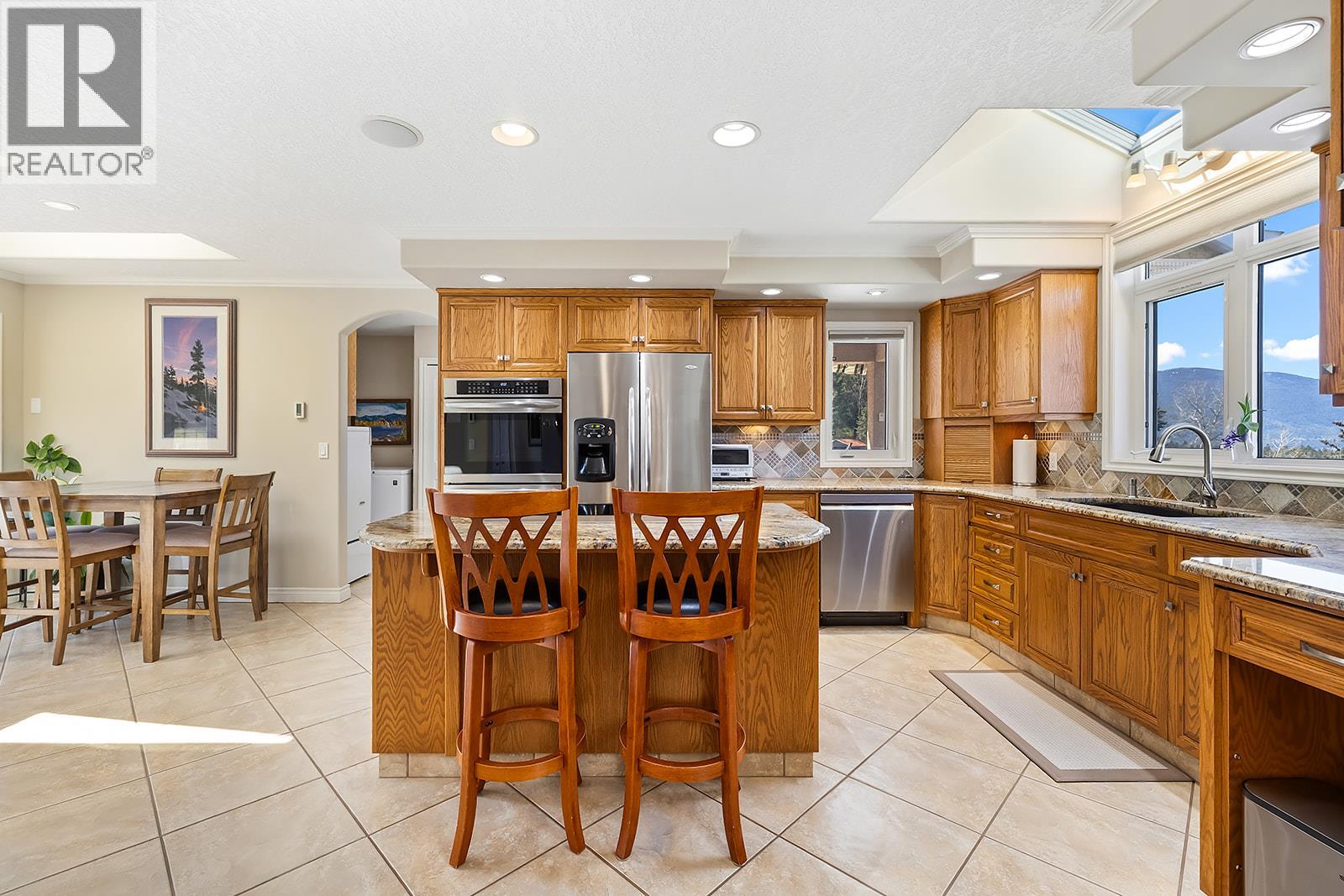 2489 38th Street, Canyon, British Columbia  V0B 1G2 - Photo 7 - 10384600
