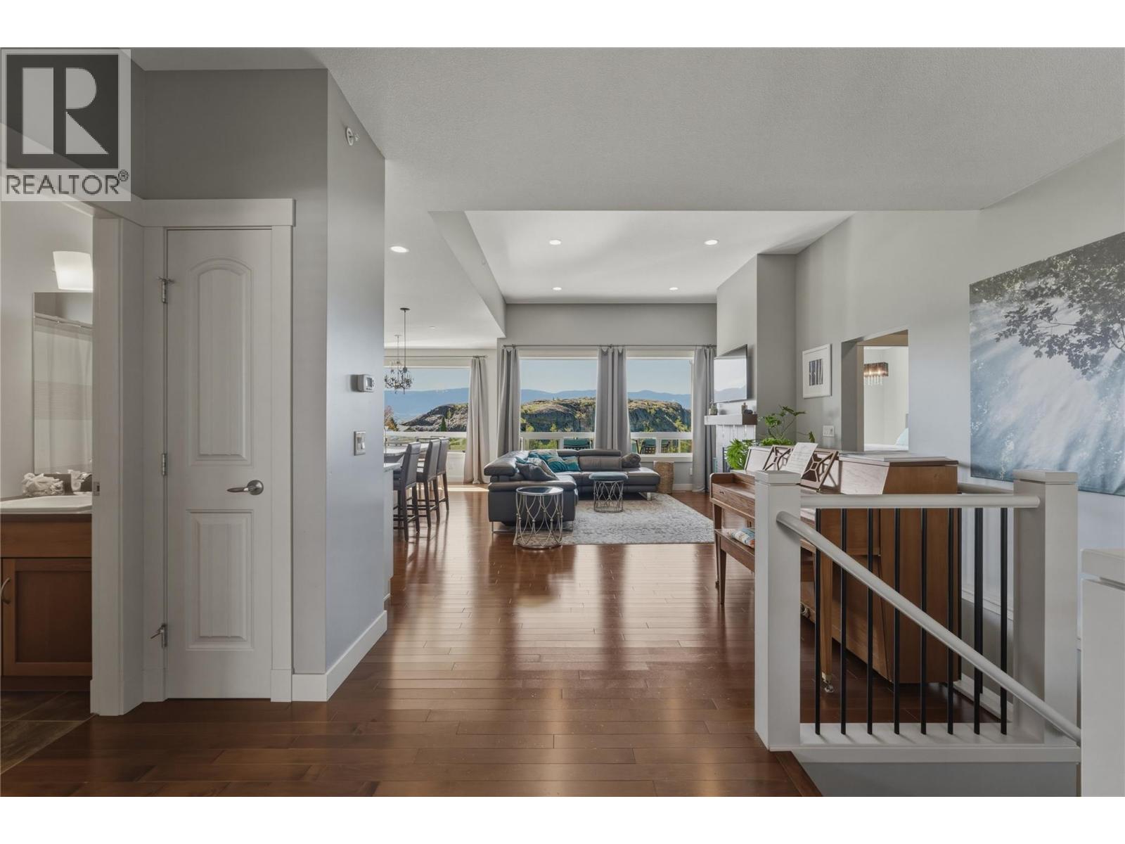 4116 Leatherback Road, Vernon, British Columbia  V1T 9W4 - Photo 2 - 10384402