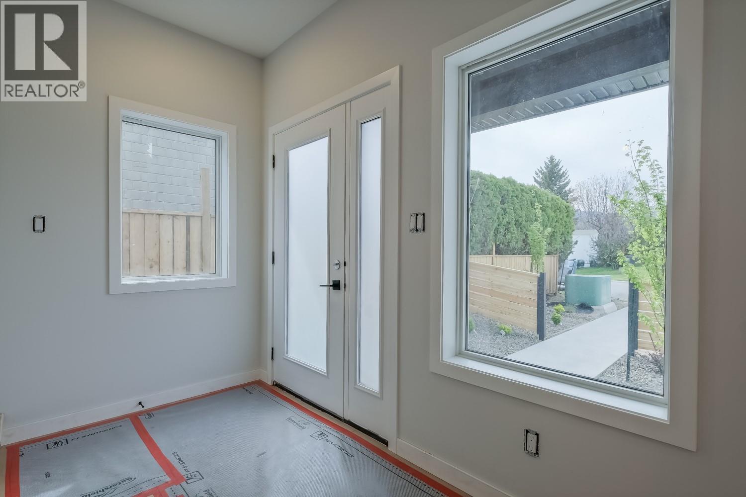 177 Kirkpatrick Avenue Unit# 101, Penticton, British Columbia  V2A 3P4 - Photo 3 - 10384965