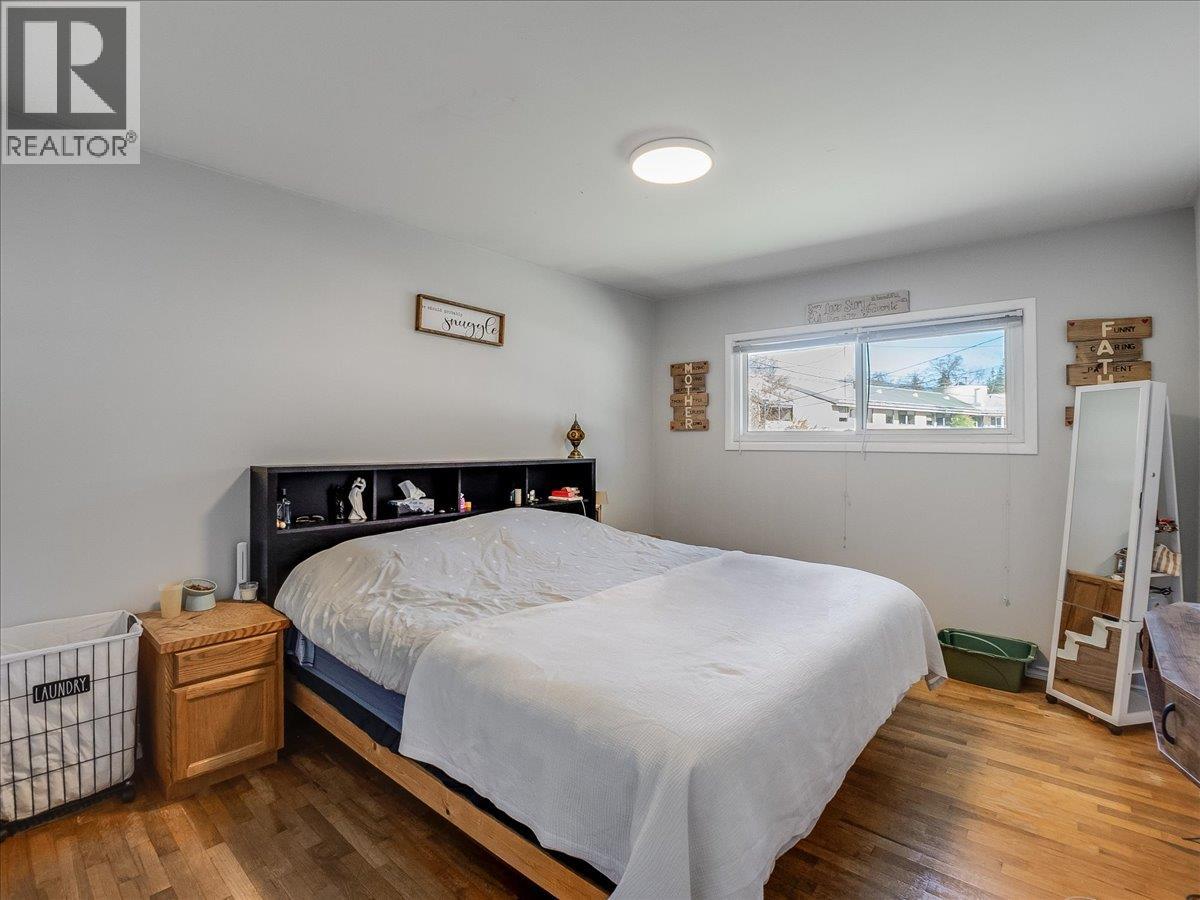 814 10th Street, Castlegar, British Columbia  V1N 2H8 - Photo 21 - 10384869
