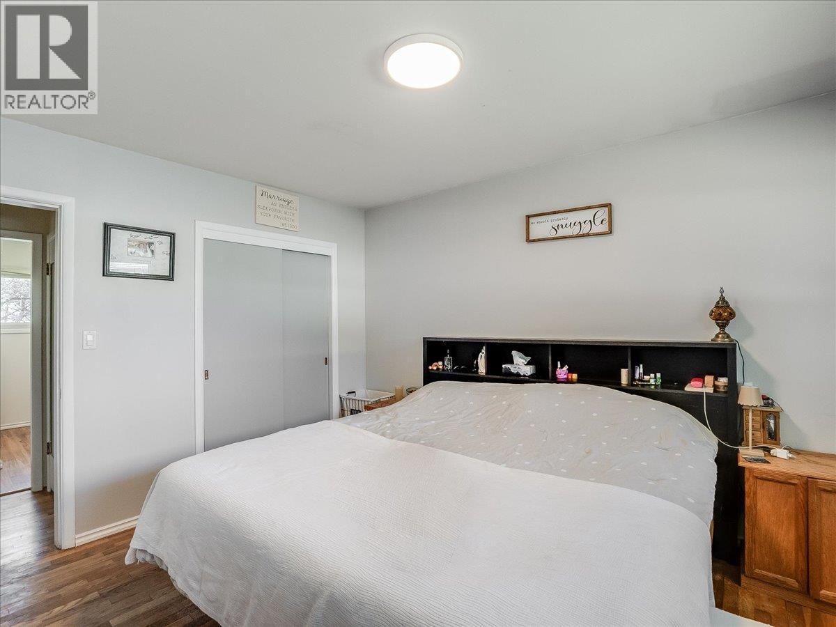 814 10th Street, Castlegar, British Columbia  V1N 2H8 - Photo 22 - 10384869