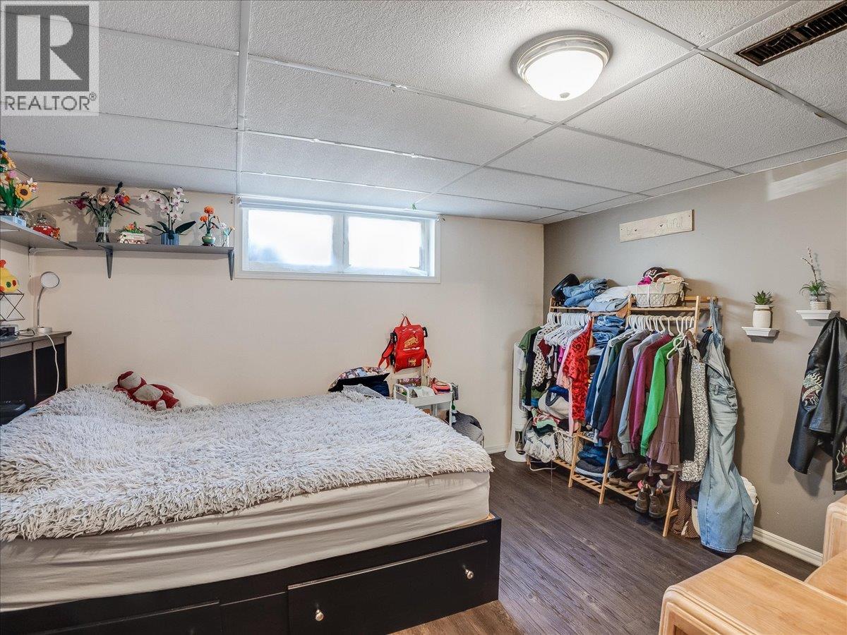 814 10th Street, Castlegar, British Columbia  V1N 2H8 - Photo 27 - 10384869