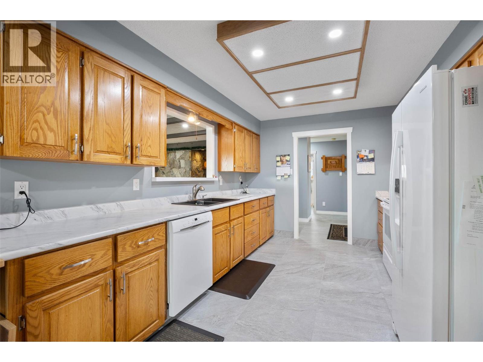 2402 Parkview Drive, Kamloops, British Columbia  V2B 7J1 - Photo 10 - 10384956