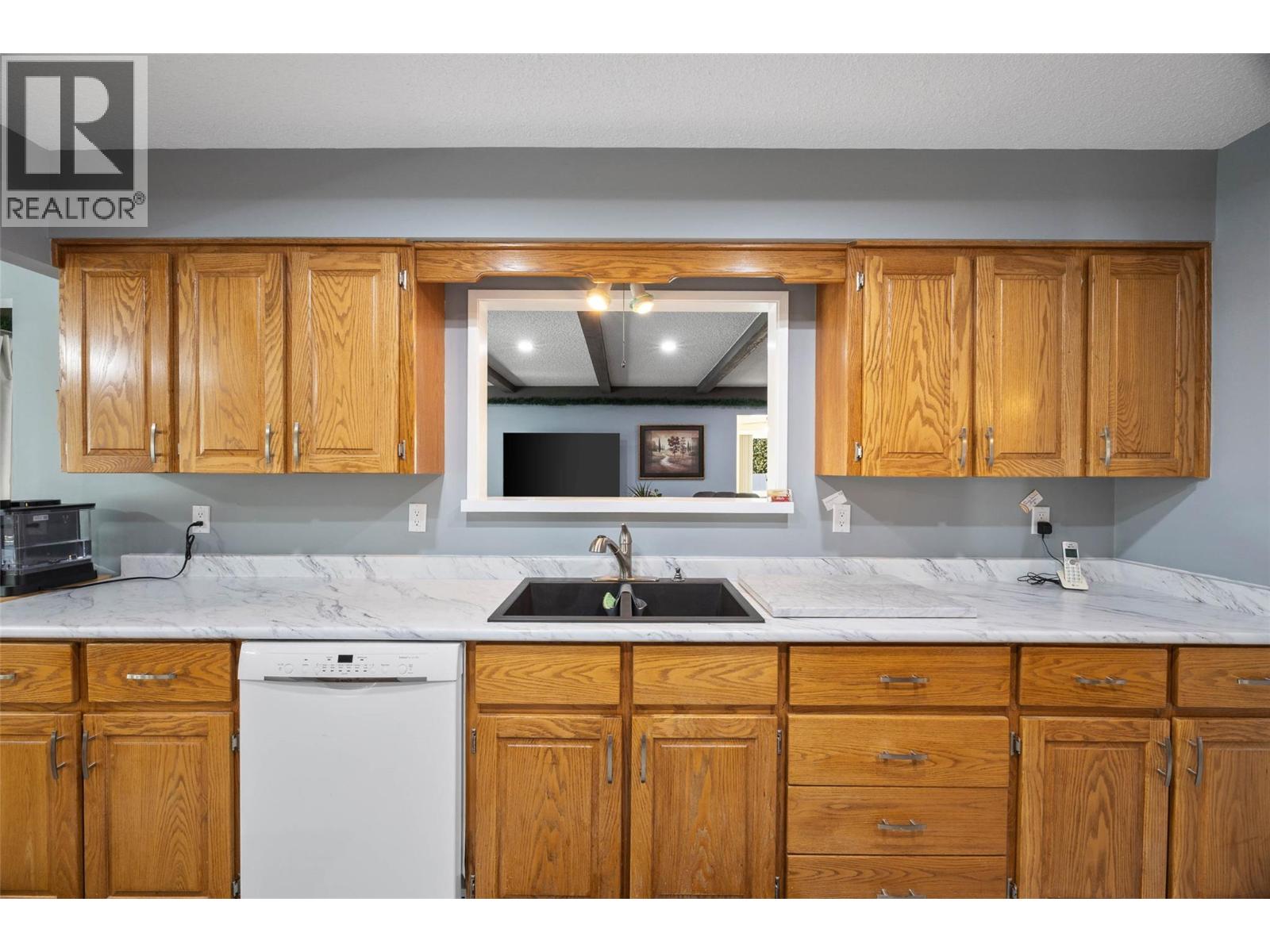 2402 Parkview Drive, Kamloops, British Columbia  V2B 7J1 - Photo 11 - 10384956