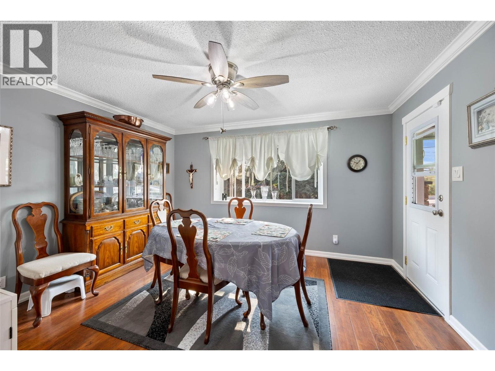 2402 Parkview Drive, Kamloops, British Columbia  V2B 7J1 - Photo 12 - 10384956