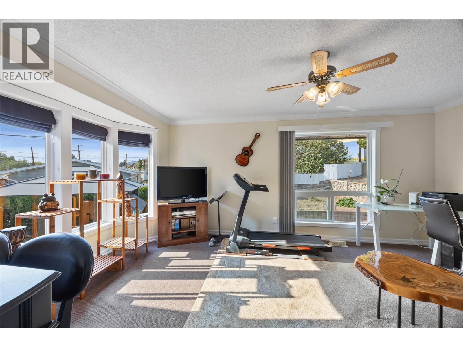2402 Parkview Drive, Kamloops, British Columbia  V2B 7J1 - Photo 15 - 10384956