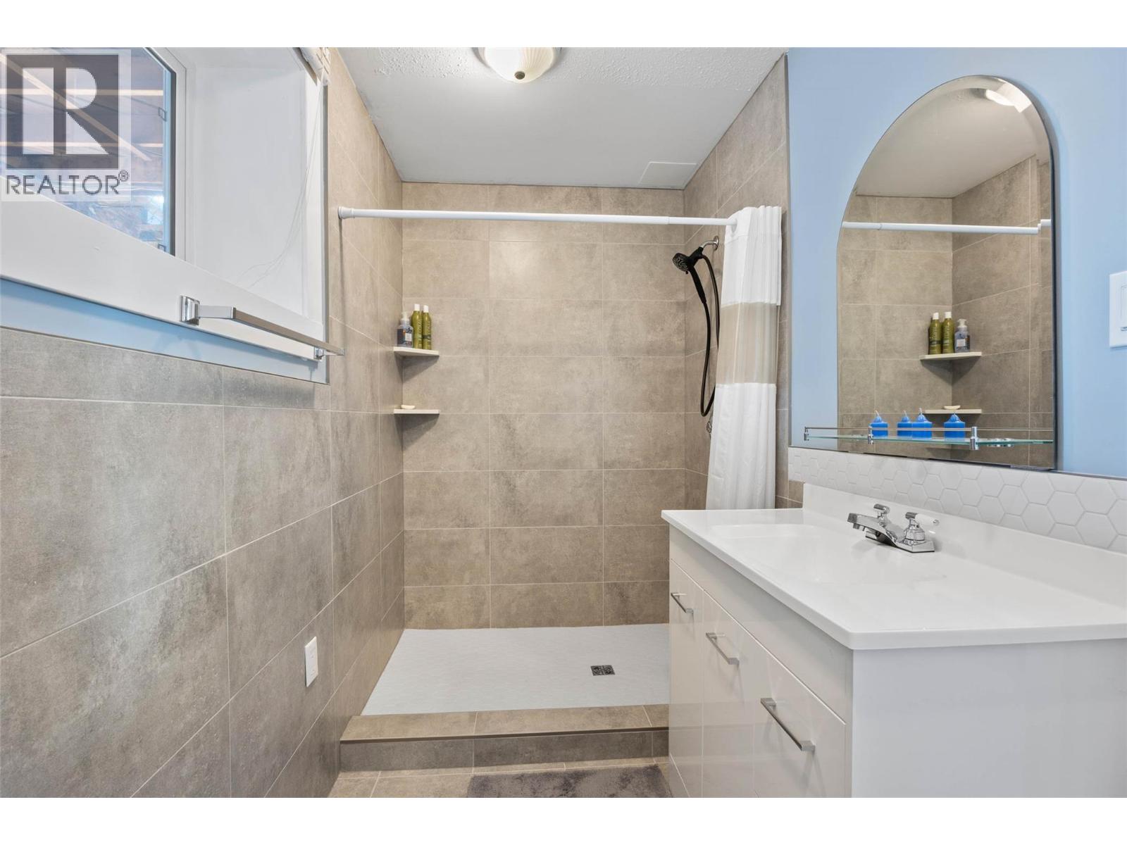 2402 Parkview Drive, Kamloops, British Columbia  V2B 7J1 - Photo 22 - 10384956