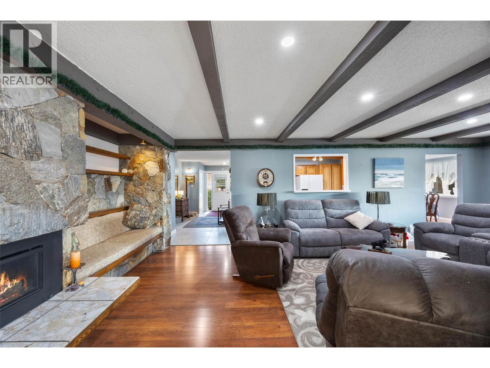 2402 Parkview Drive, Kamloops, British Columbia  V2B 7J1 - Photo 8 - 10384956