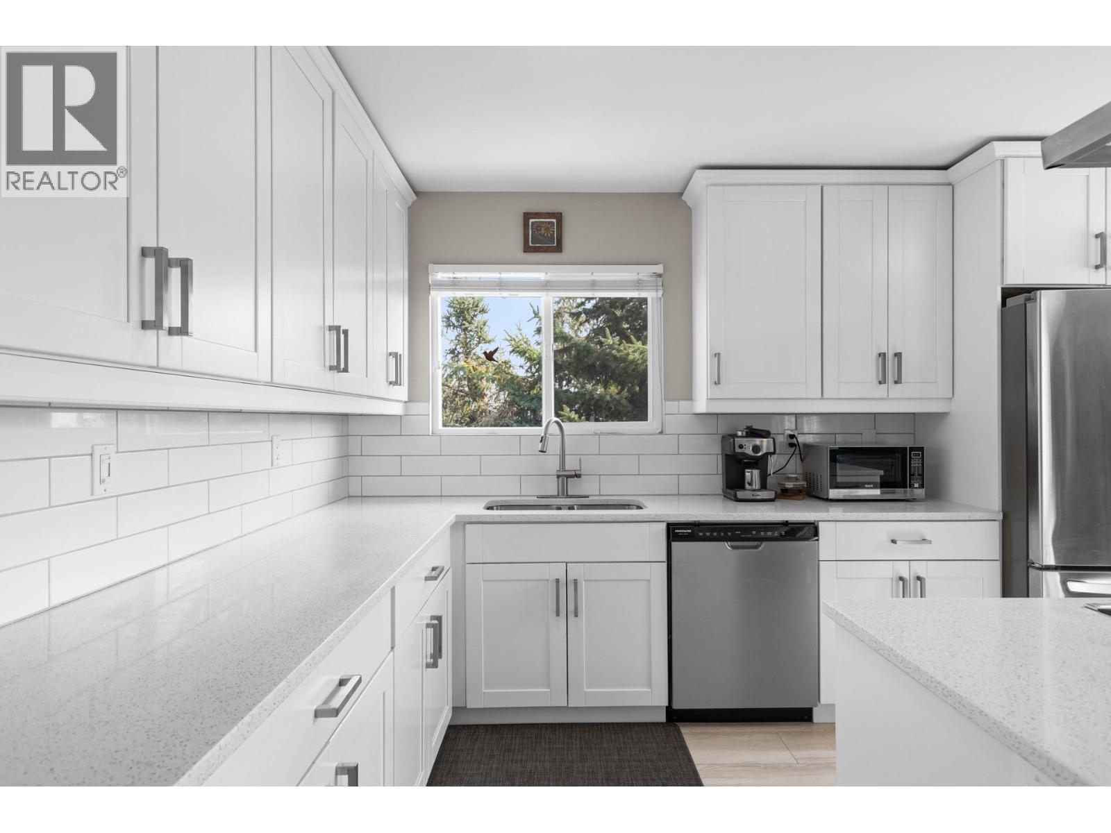 2440 Margaret Road, West Kelowna, British Columbia  V4T 1N6 - Photo 5 - 10384957