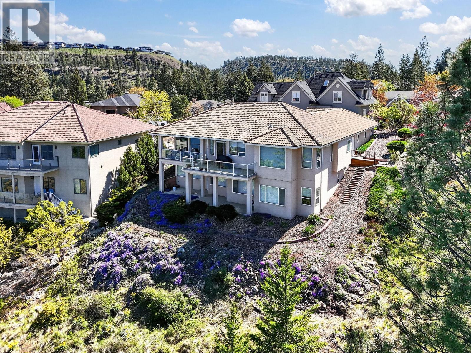 248 Pendragon Place, Kelowna, British Columbia  V1V 1N2 - Photo 2 - 10384885