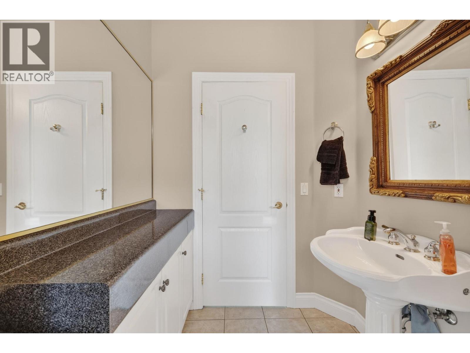 248 Pendragon Place, Kelowna, British Columbia  V1V 1N2 - Photo 32 - 10384885