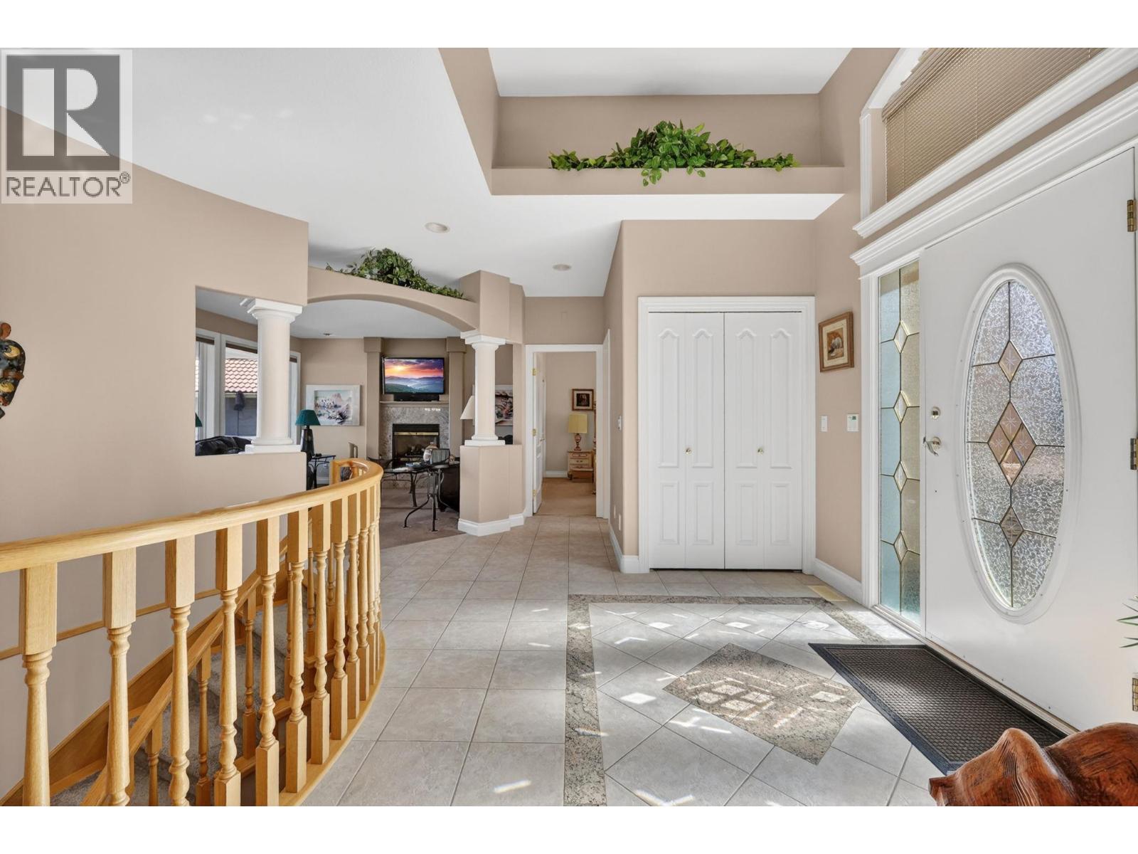 248 Pendragon Place, Kelowna, British Columbia  V1V 1N2 - Photo 8 - 10384885
