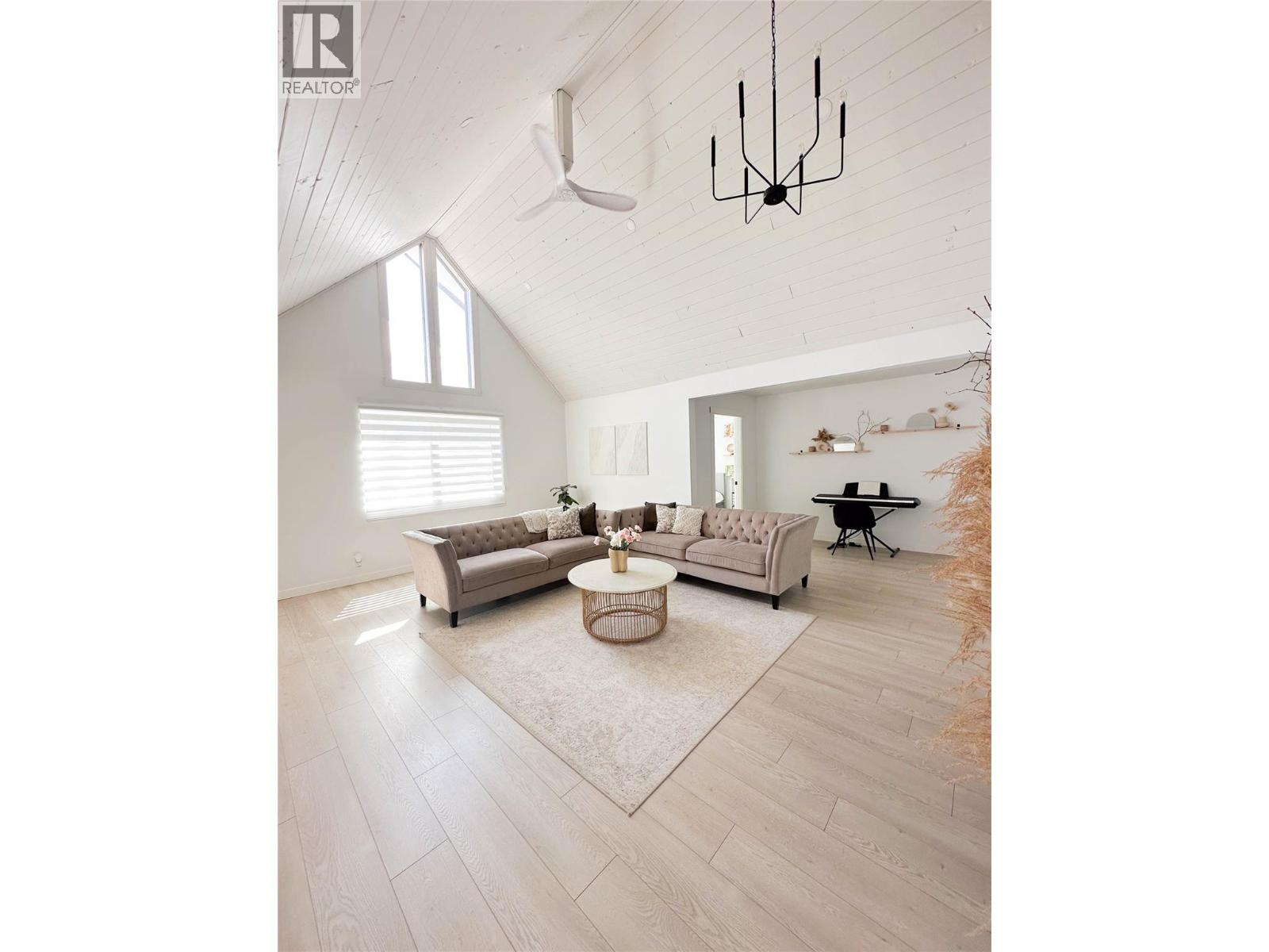 72 81st Avenue, Grand Forks, British Columbia  V0H 1H0 - Photo 3 - 10384598