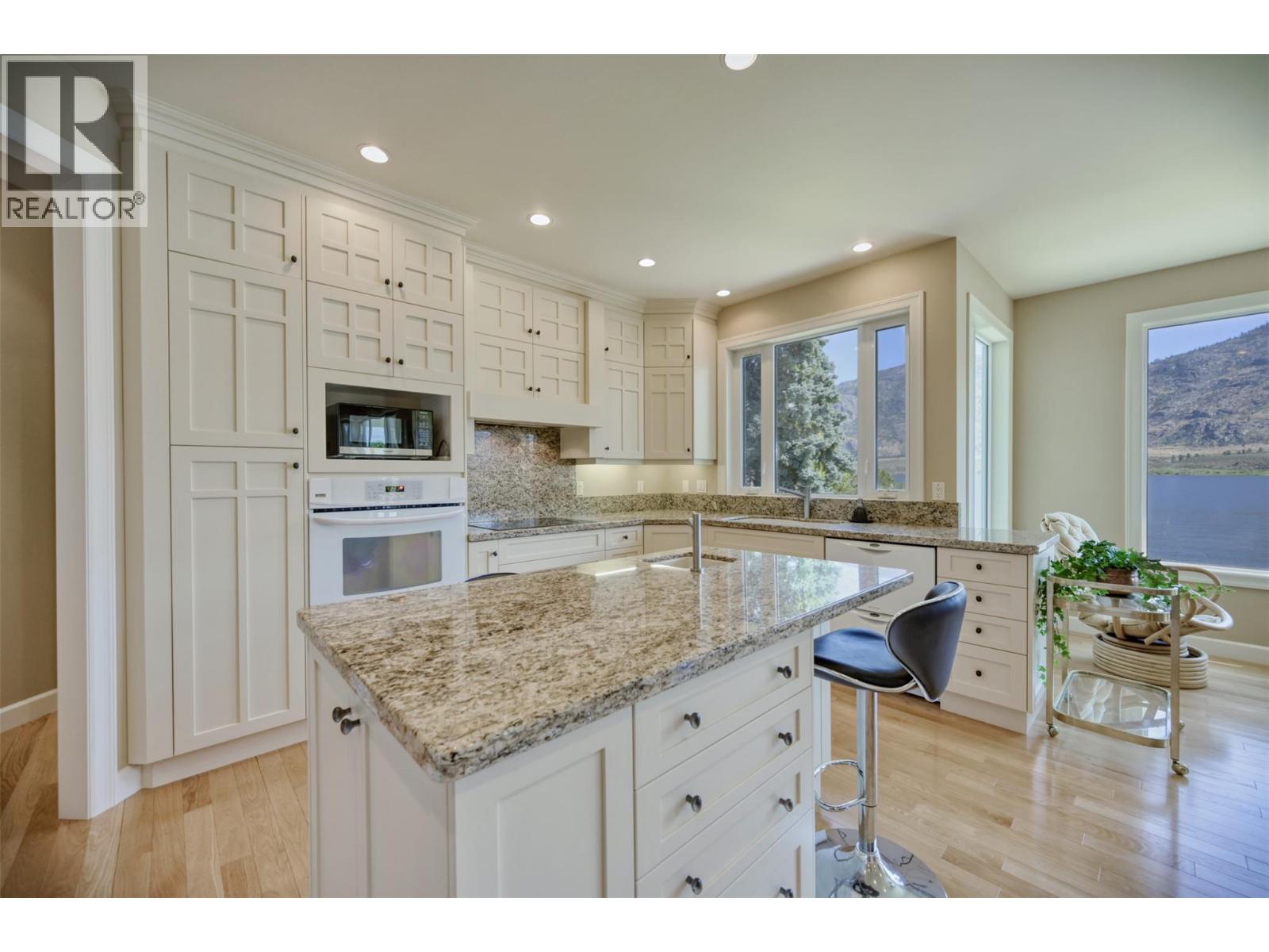 10411 81st Street, Osoyoos, British Columbia  V0H 1V2 - Photo 10 - 10384433