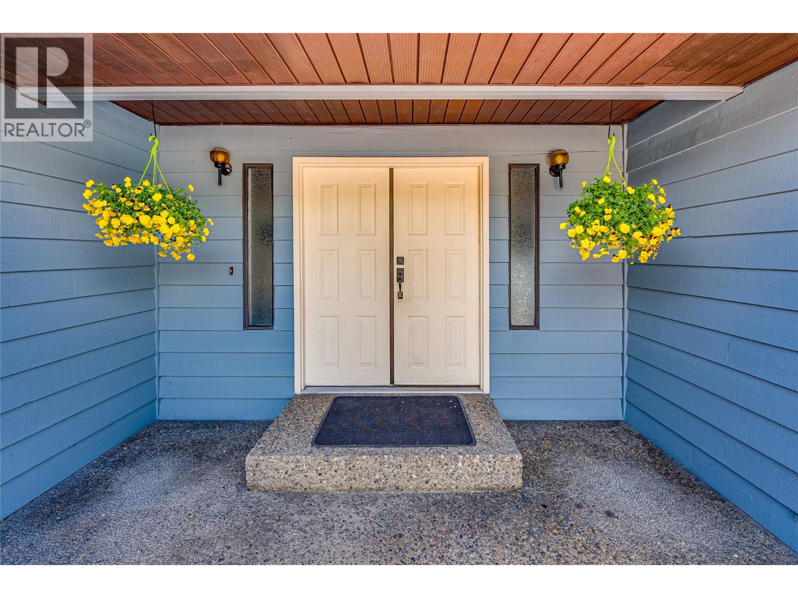 4316 Cascade Drive, Vernon, British Columbia  V1T 8K3 - Photo 2 - 10384910