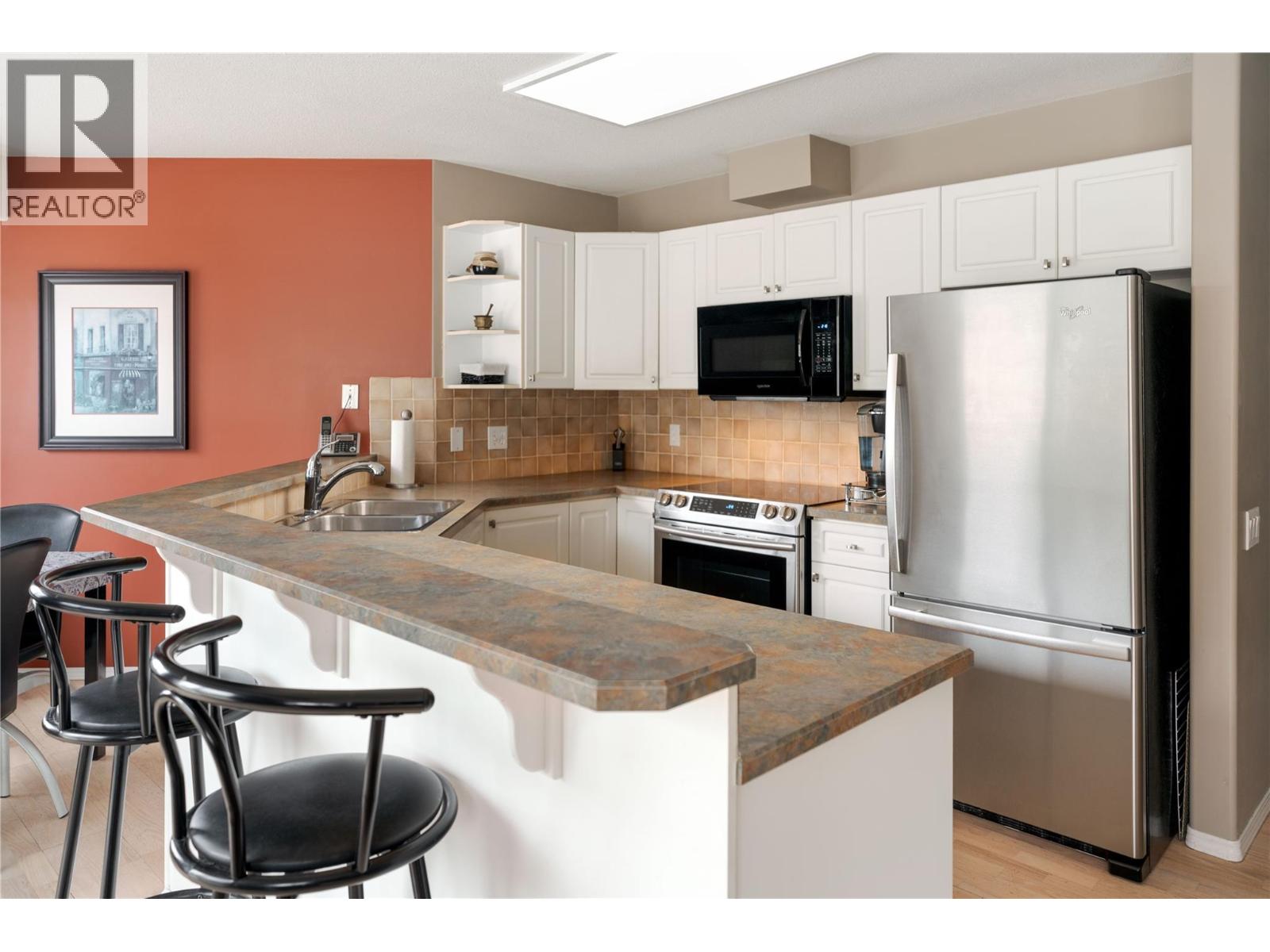 980 Dilworth Drive Unit# 115, Kelowna, British Columbia  V1V 1S6 - Photo 3 - 10384631