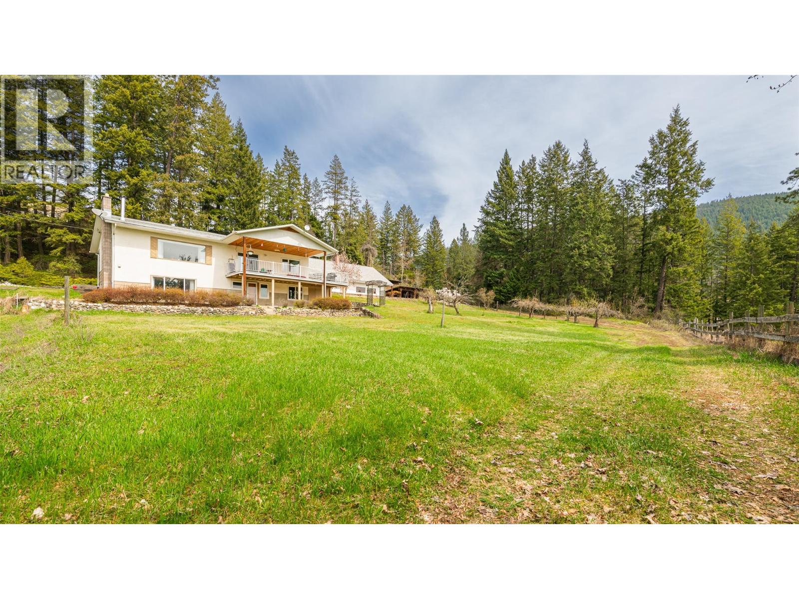 5660 Cory Road, Wynndel, British Columbia  V0B 2N1 - Photo 5 - 10384573