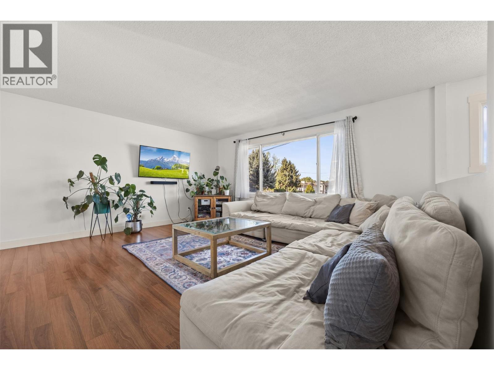 563 Hemlock Road, Kelowna, British Columbia  V1X 4W8 - Photo 10 - 10384558