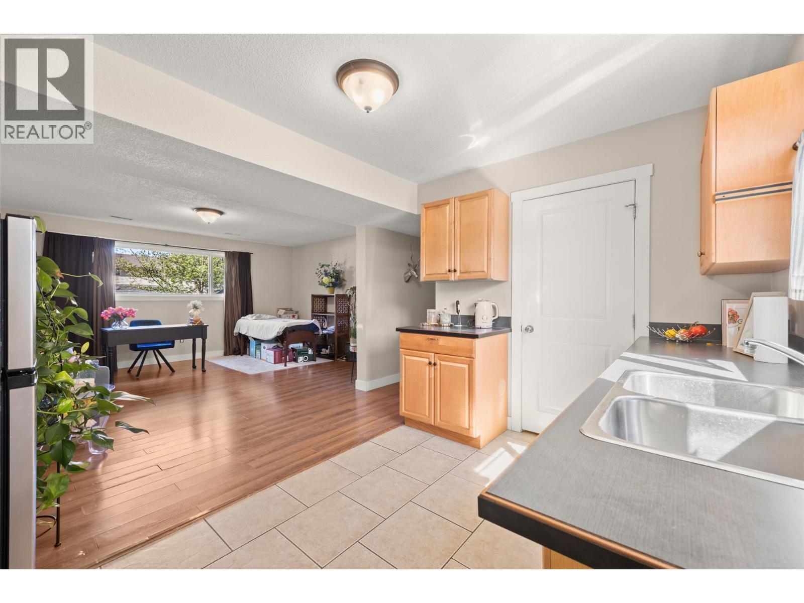 563 Hemlock Road, Kelowna, British Columbia  V1X 4W8 - Photo 23 - 10384558