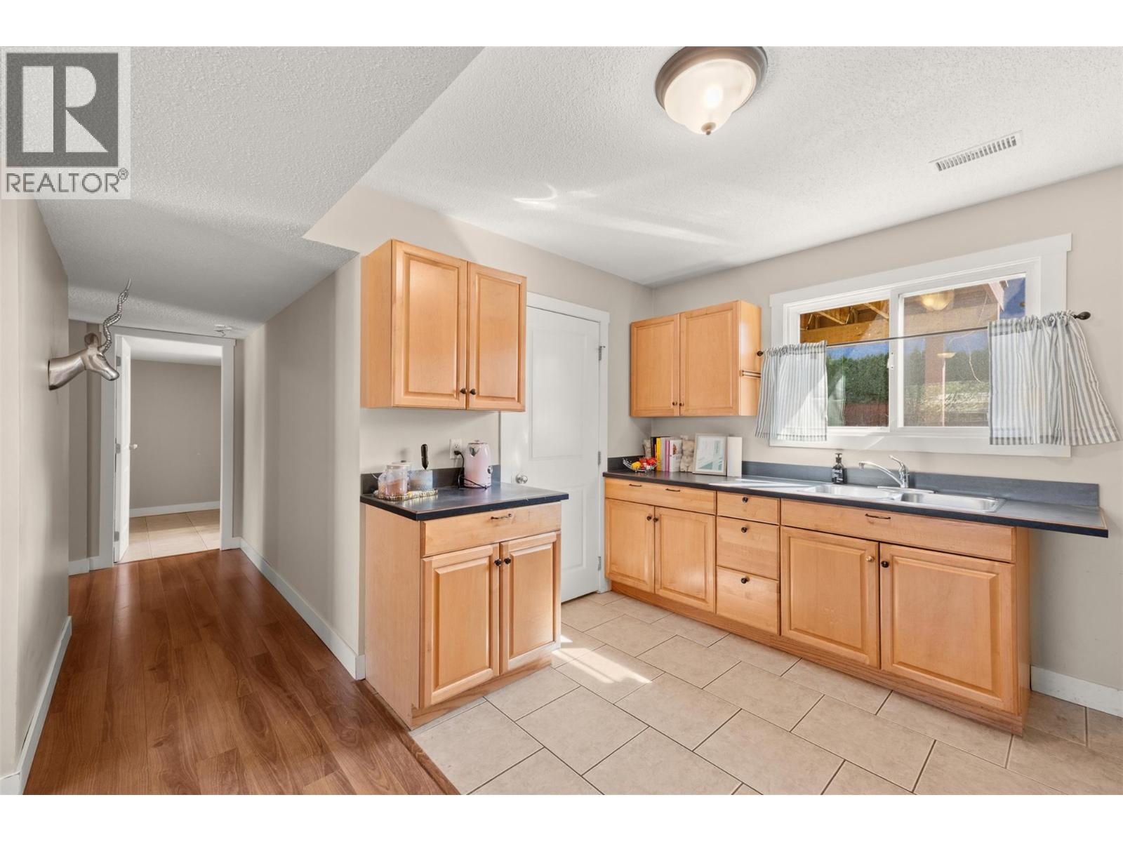 563 Hemlock Road, Kelowna, British Columbia  V1X 4W8 - Photo 24 - 10384558