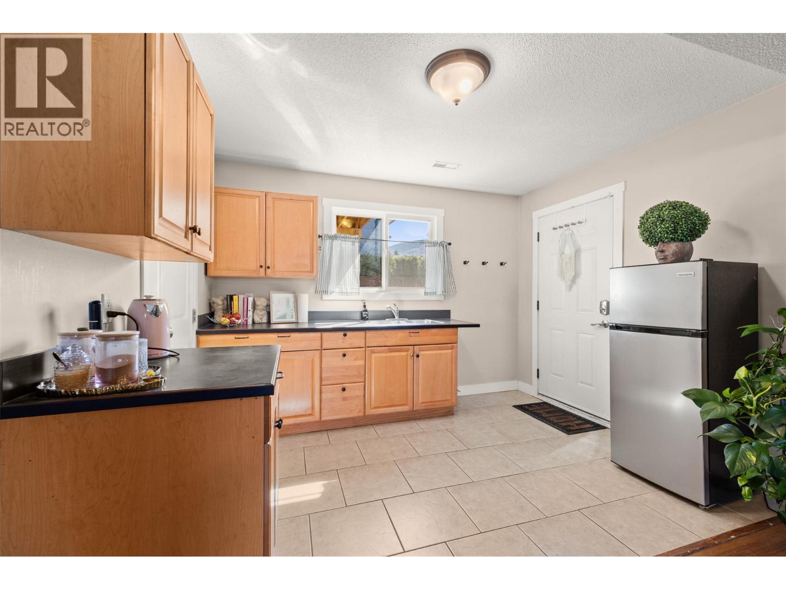 563 Hemlock Road, Kelowna, British Columbia  V1X 4W8 - Photo 25 - 10384558