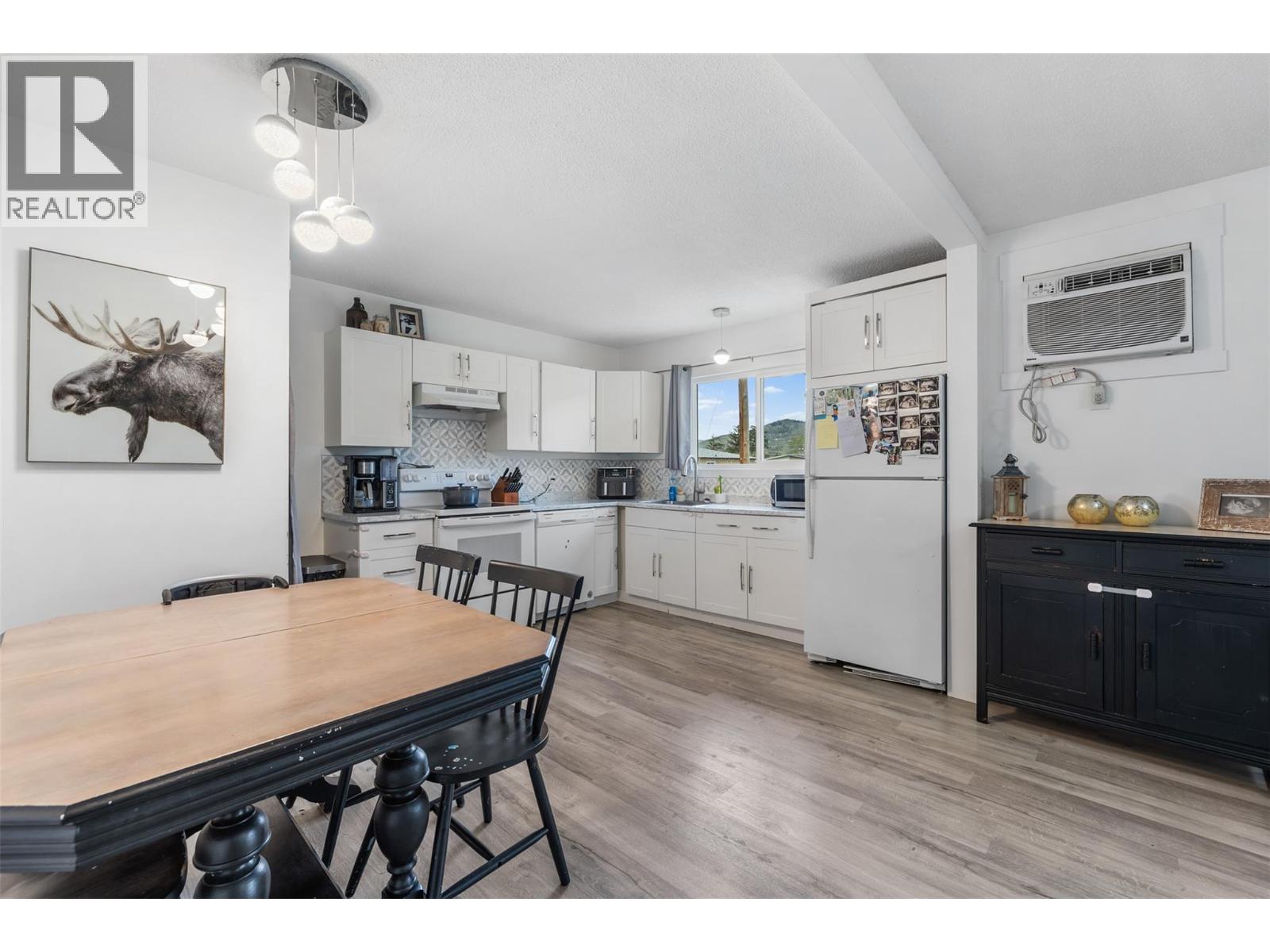 1801 42a Street, Vernon, British Columbia  V1T 7H3 - Photo 3 - 10384148