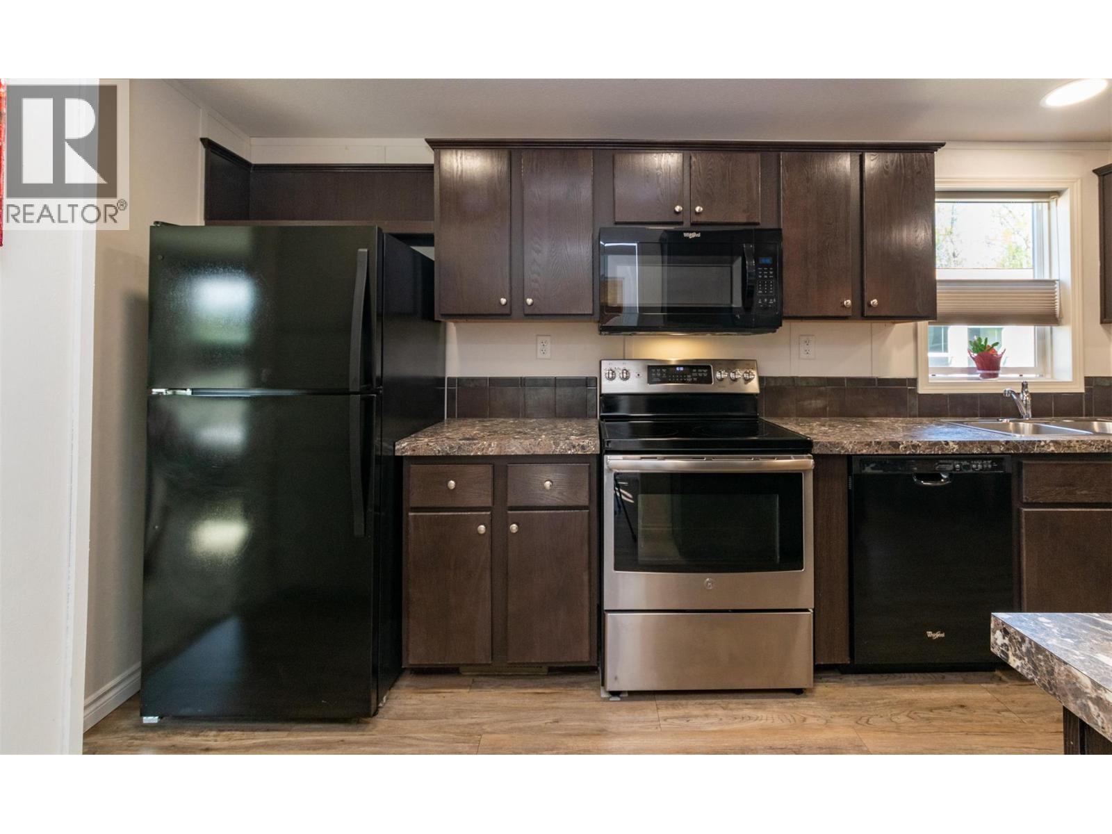 4811 10a Avenue Ne Unit# 20, Salmon Arm, British Columbia  V1E 1C5 - Photo 4 - 10384006