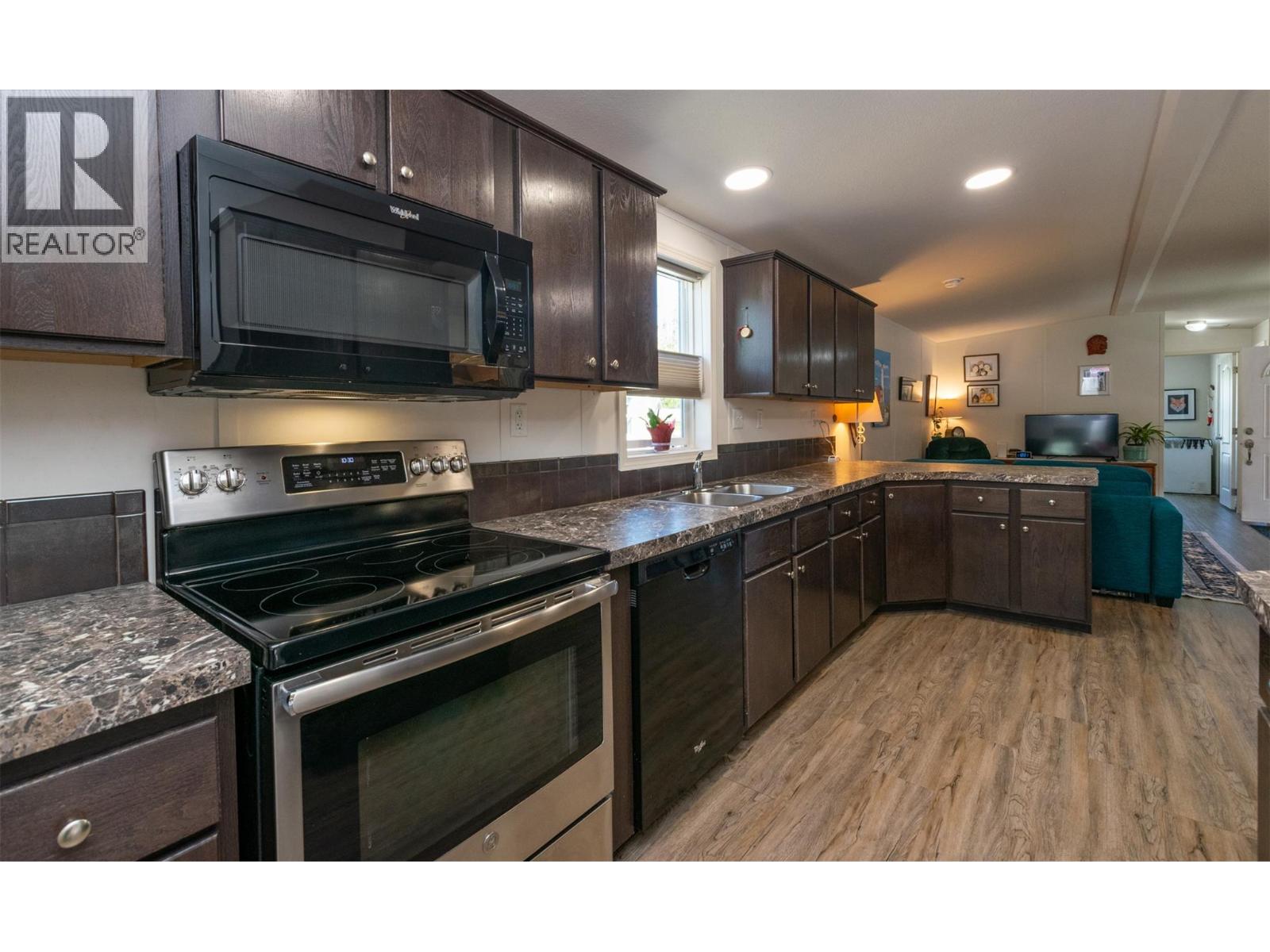 4811 10a Avenue Ne Unit# 20, Salmon Arm, British Columbia  V1E 1C5 - Photo 5 - 10384006