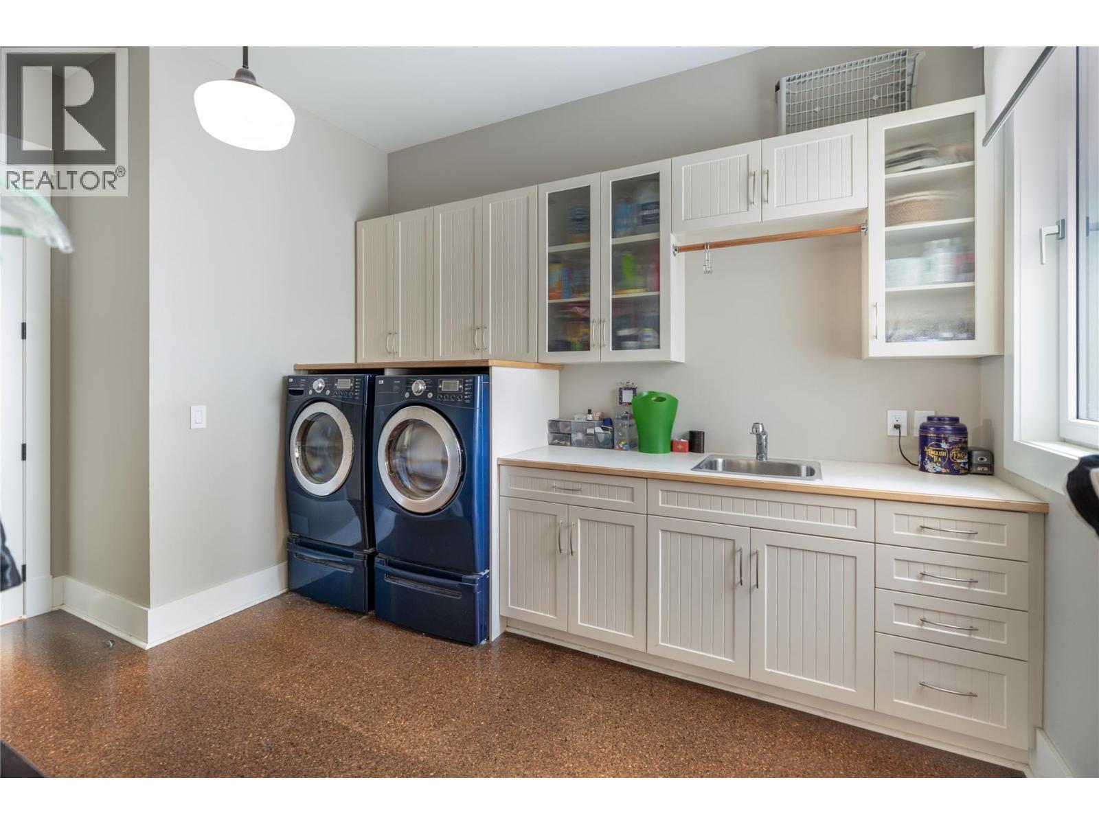 3908 Bluebird Road, Kelowna, British Columbia  V1W 1X6 - Photo 33 - 10383006
