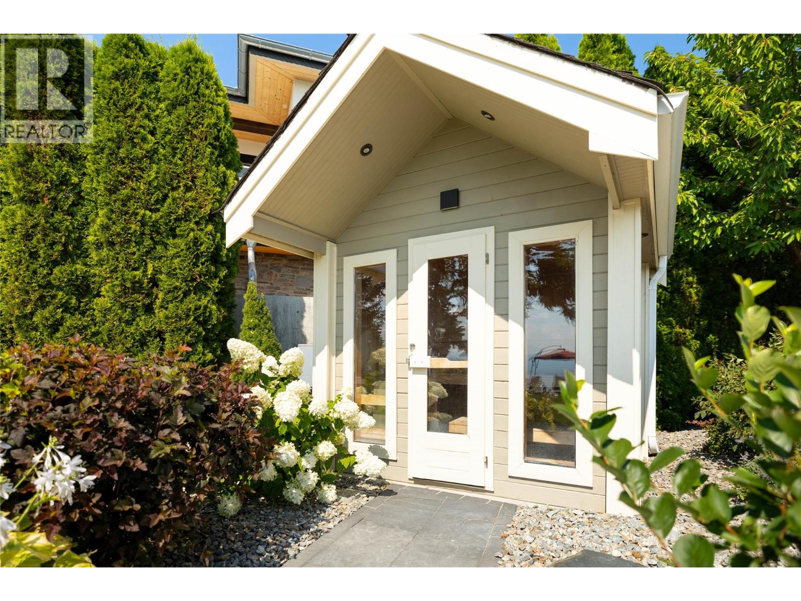 3908 Bluebird Road, Kelowna, British Columbia  V1W 1X6 - Photo 47 - 10383006