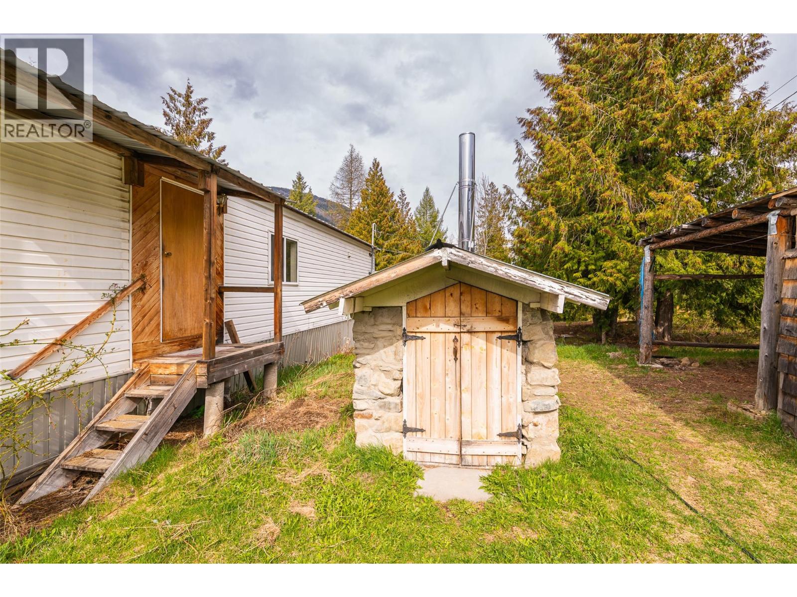 420 Macleod Street, Kitchener, British Columbia  V0B 1W1 - Photo 17 - 10384921