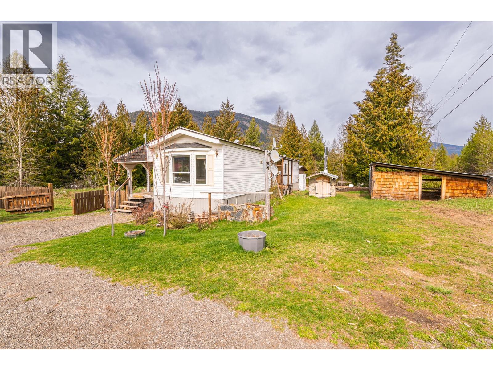 420 Macleod Street, Kitchener, British Columbia  V0B 1W1 - Photo 5 - 10384921