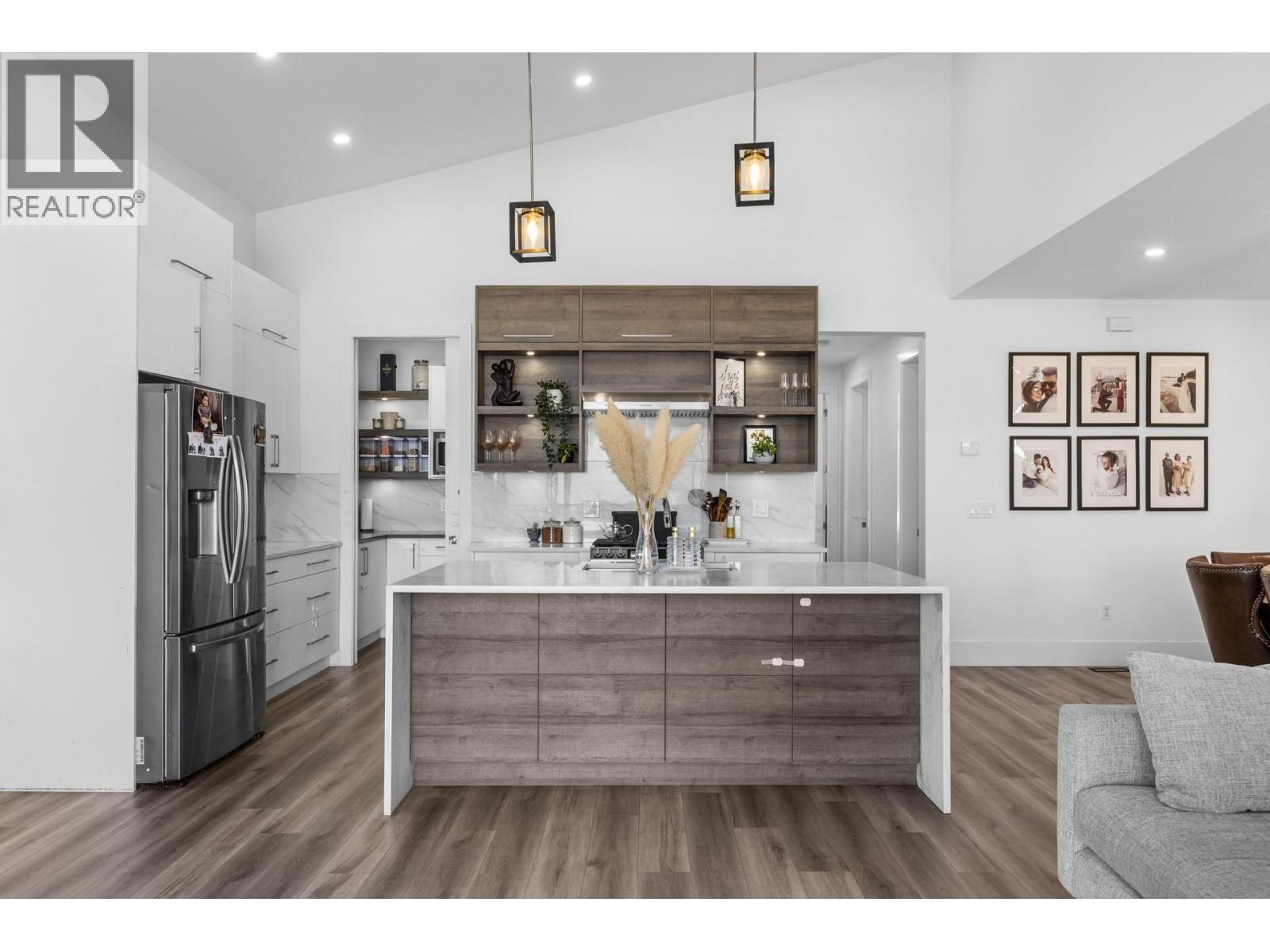 683 Deans Drive, Kelowna, British Columbia  V1P 1A1 - Photo 7 - 10381540