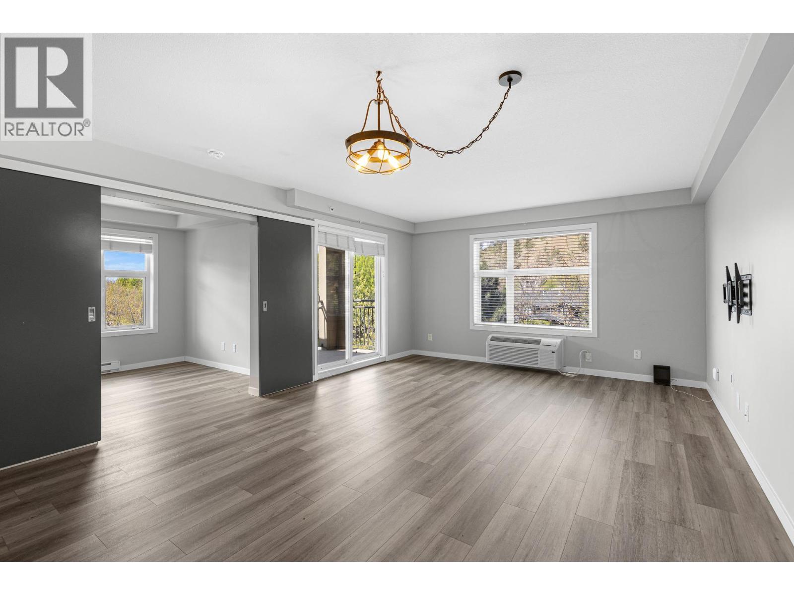547 Yates Road Unit# 401, Kelowna, British Columbia  V1V 2T7 - Photo 3 - 10384979